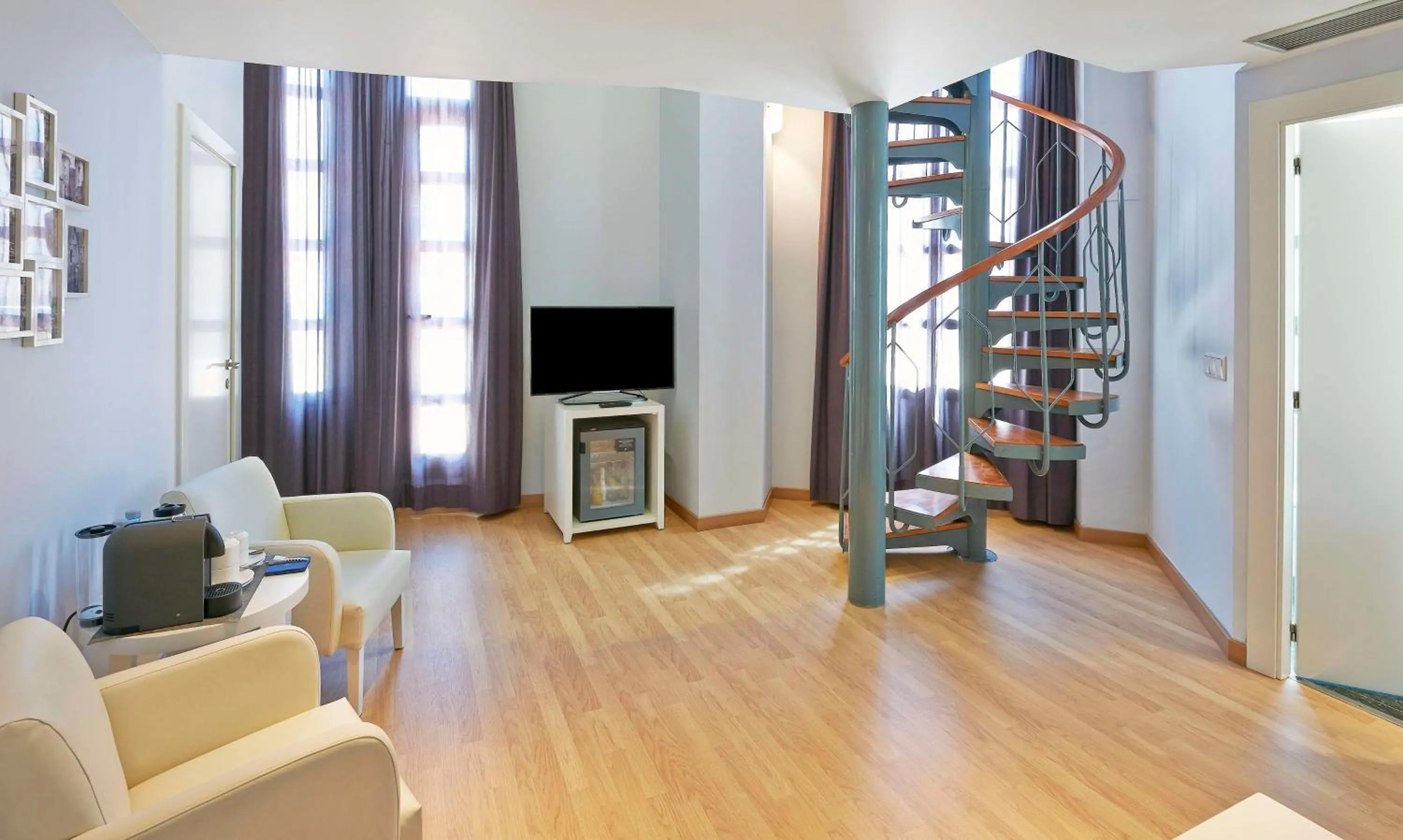 Bedroom in NH Valencia Las Artes