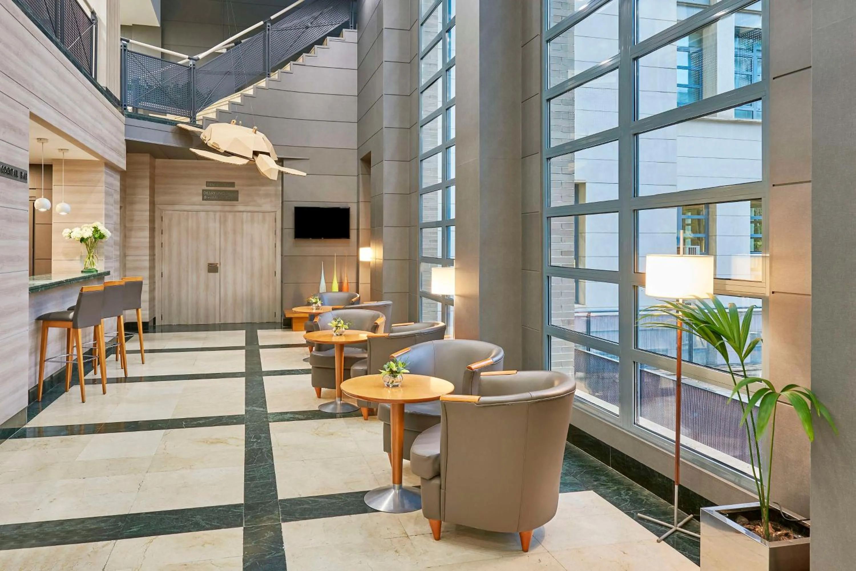 Restaurant/places to eat in NH Valencia Las Artes