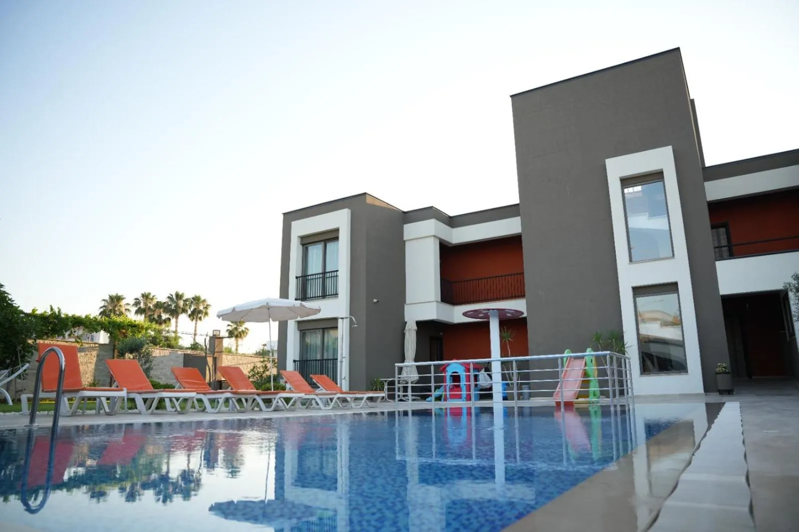 Property building in Eva Apart Kemer