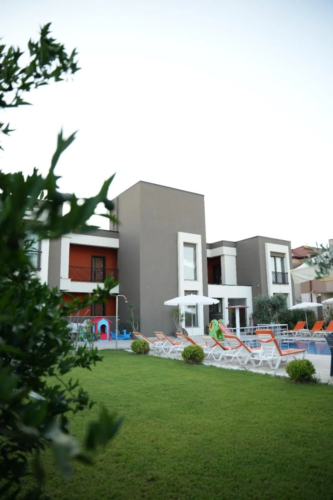 Property building in Eva Apart Kemer