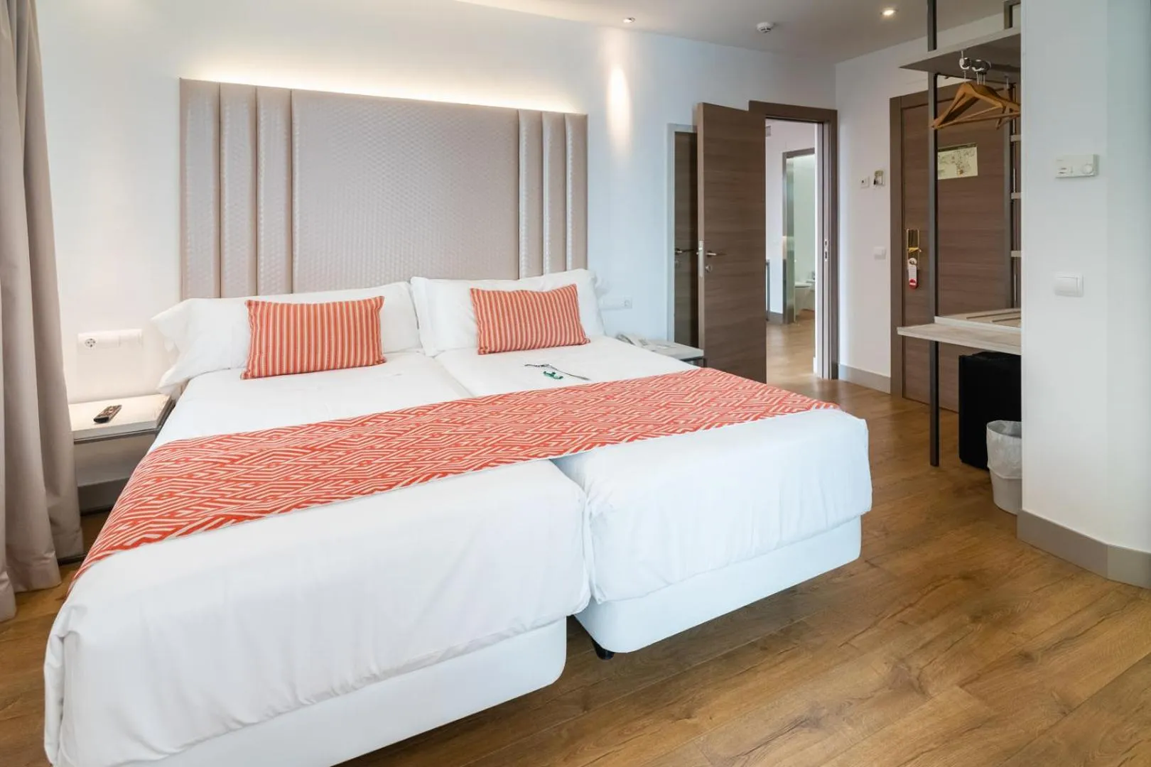 Photo of the whole room, Bed in Hotel Selu