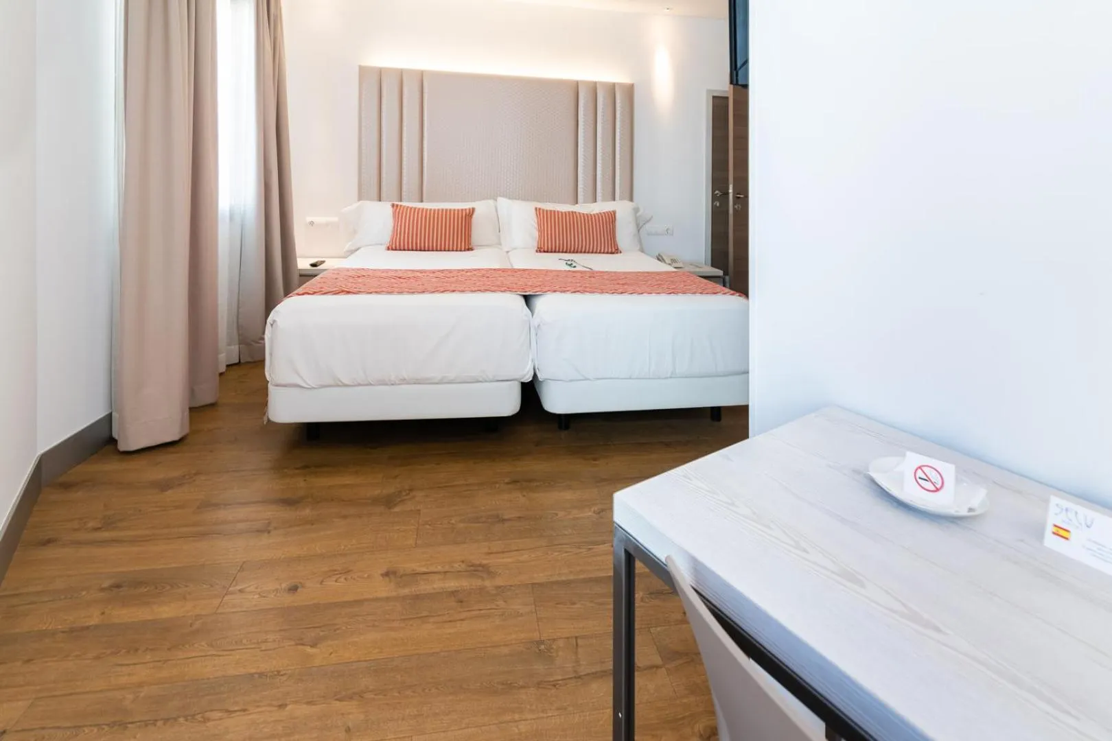 Photo of the whole room, Bed in Hotel Selu