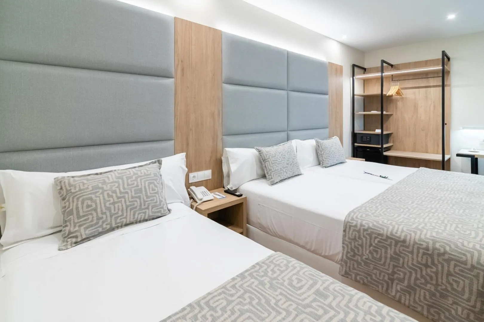 Photo of the whole room, Bed in Hotel Selu