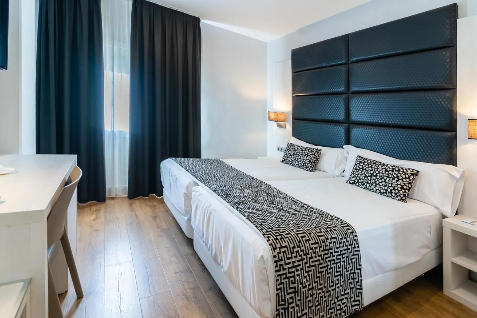 Photo of the whole room, Bed in Hotel Selu