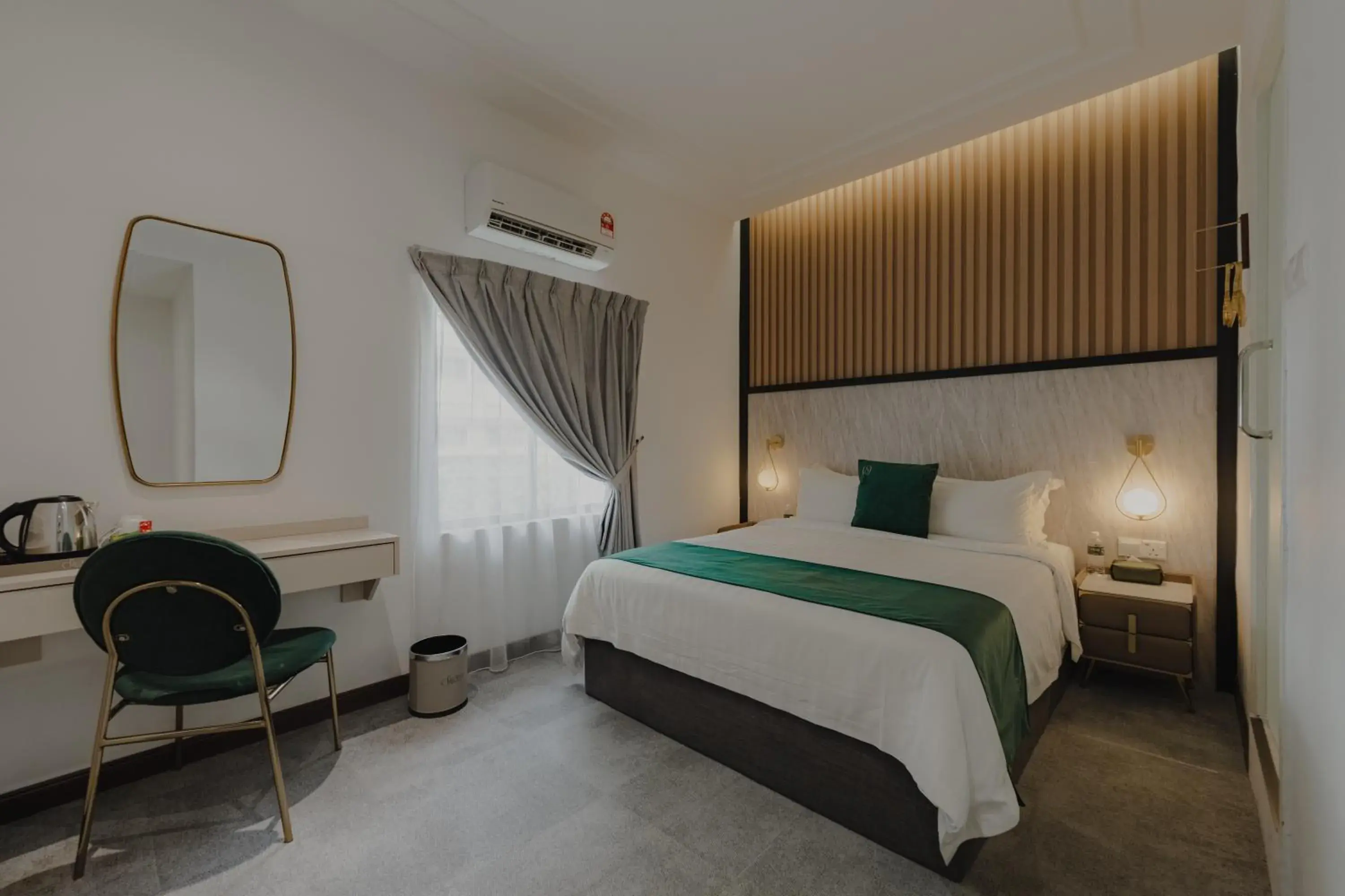 Double Room in Signel Poshtel, the Rare Gem of North Borneo Double Room in Signel Poshtel, the Rare Gem of North Borneo