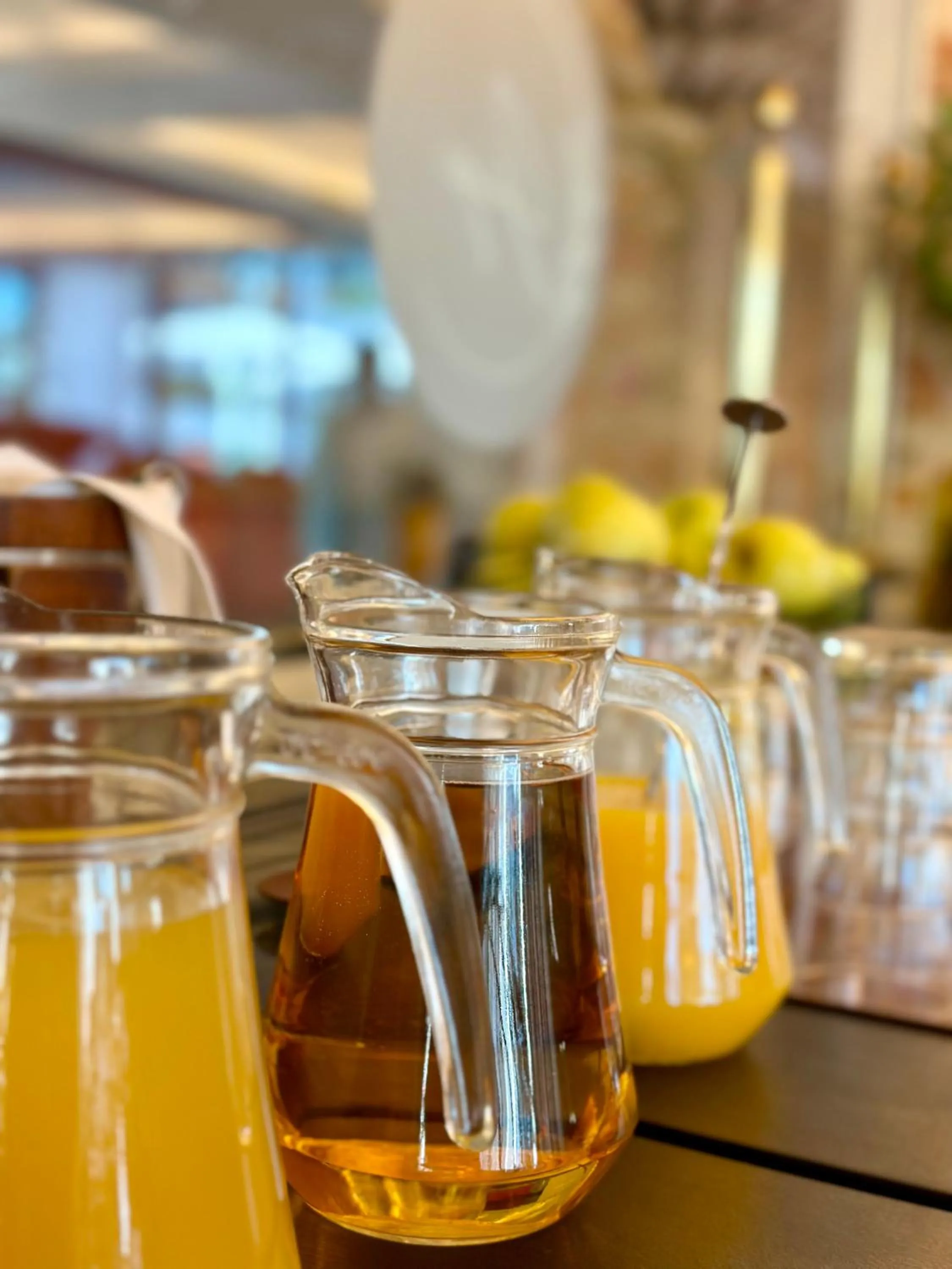 Restaurant/places to eat in Guadalpin Suites