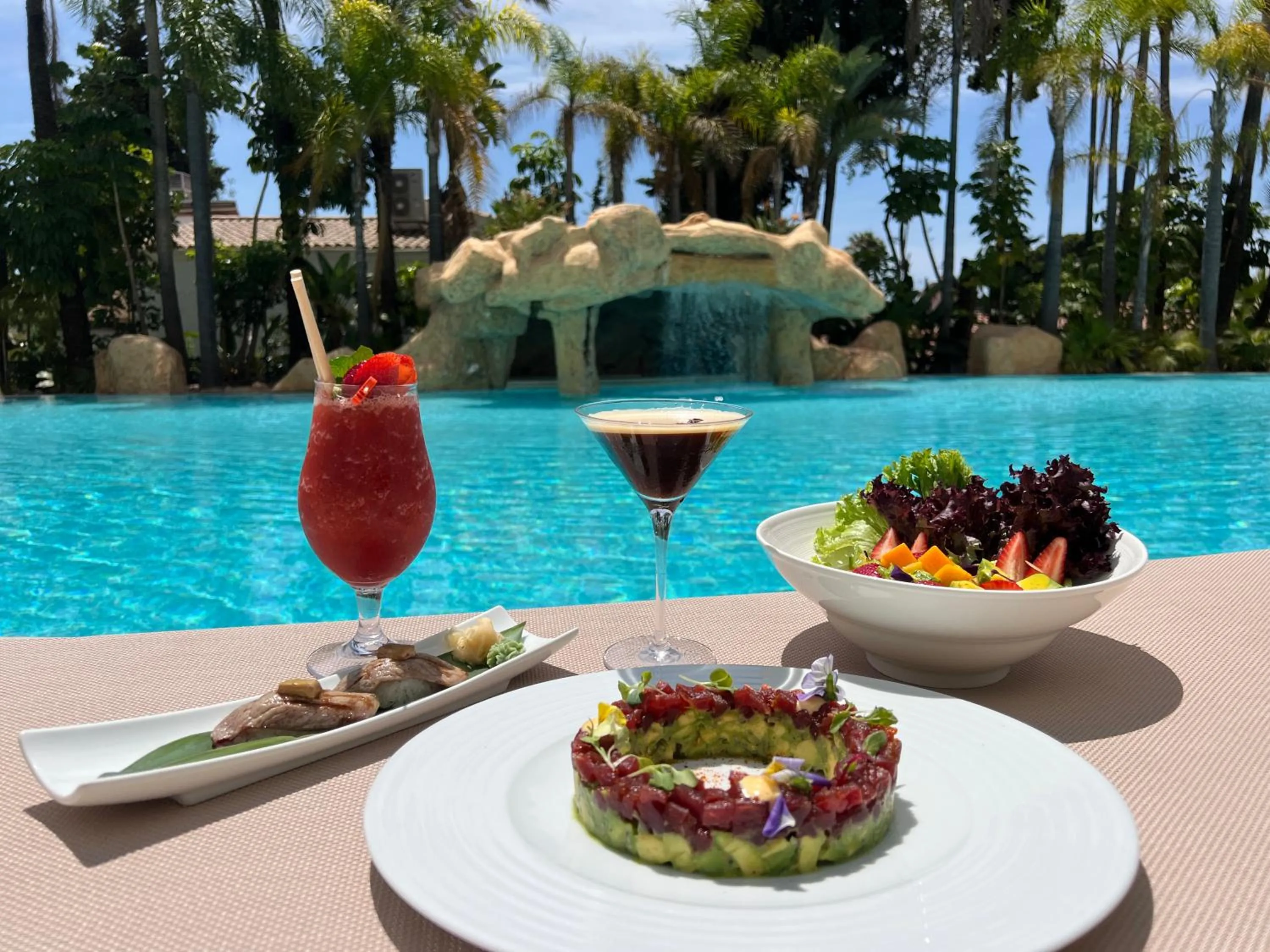 Restaurant/places to eat in Guadalpin Suites