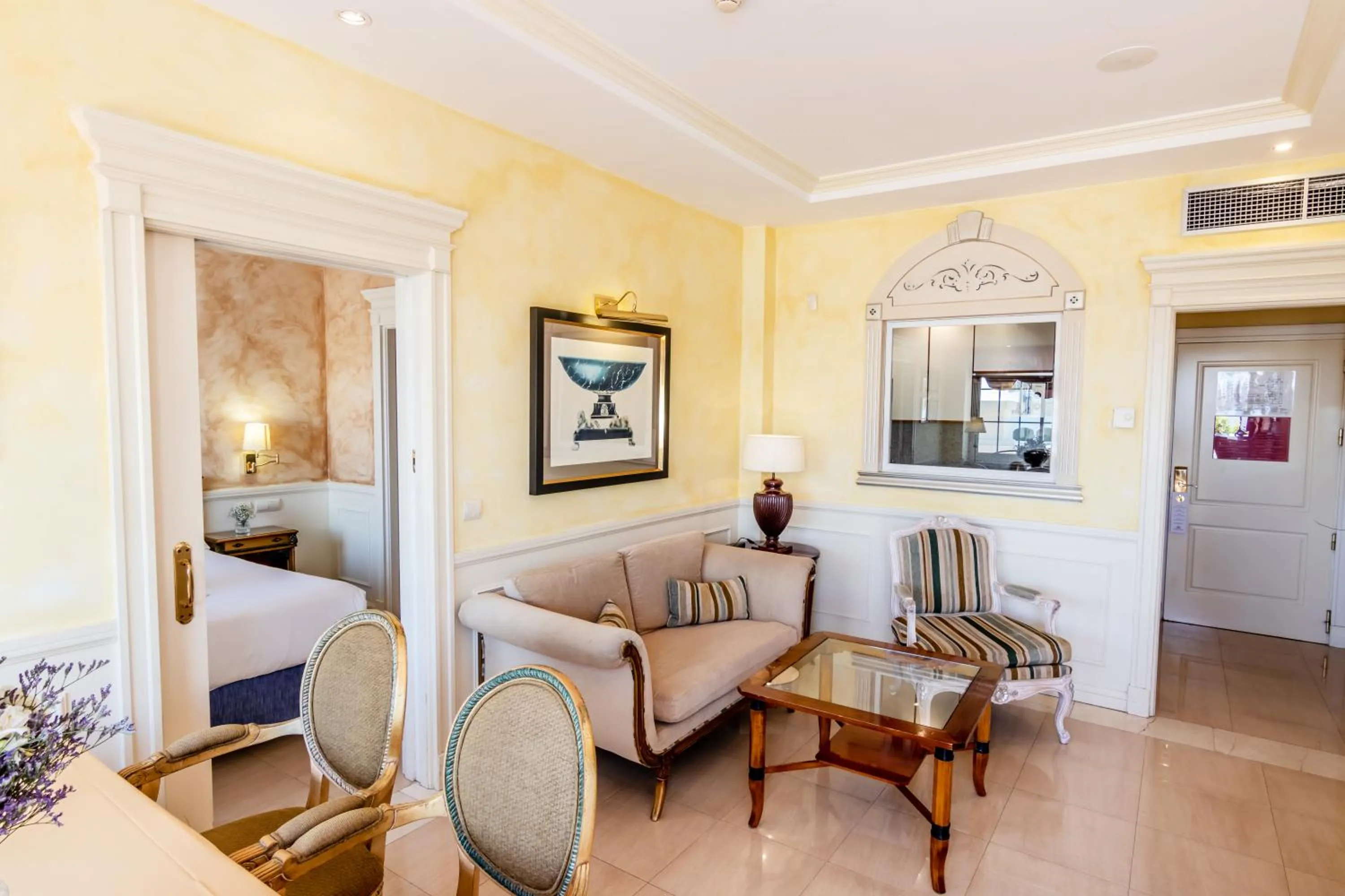 Living room in Guadalpin Suites