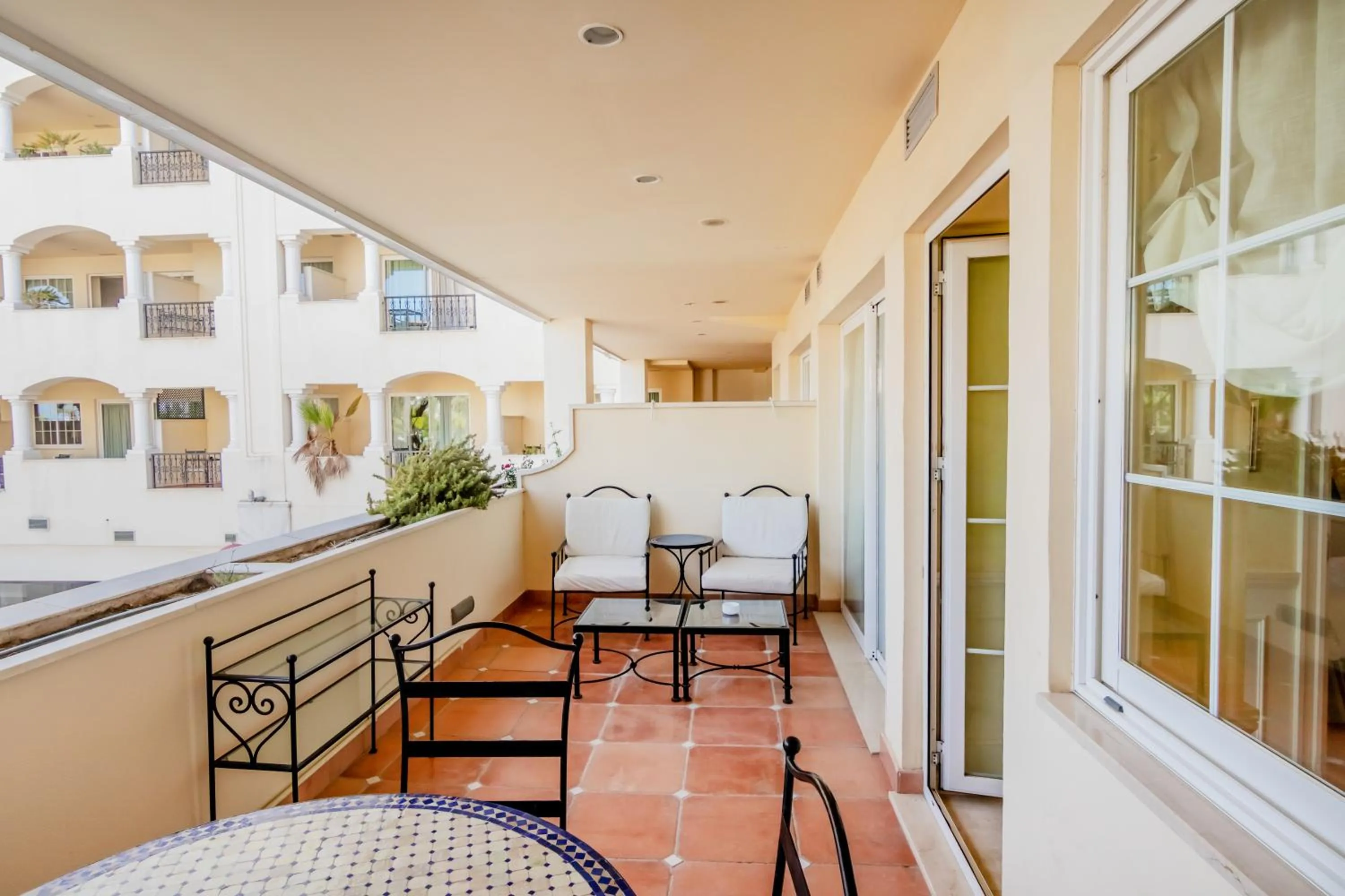 Balcony/Terrace in Guadalpin Suites