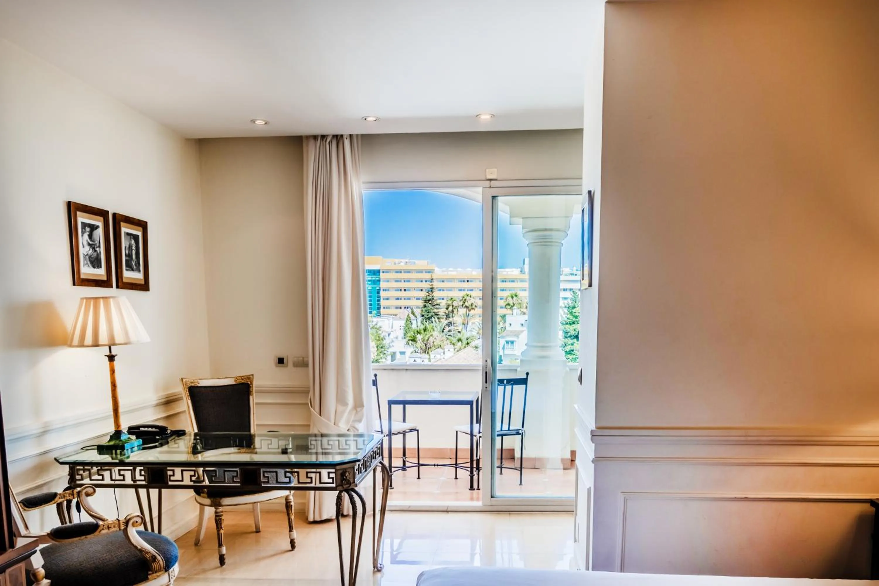 Seating area in Guadalpin Suites