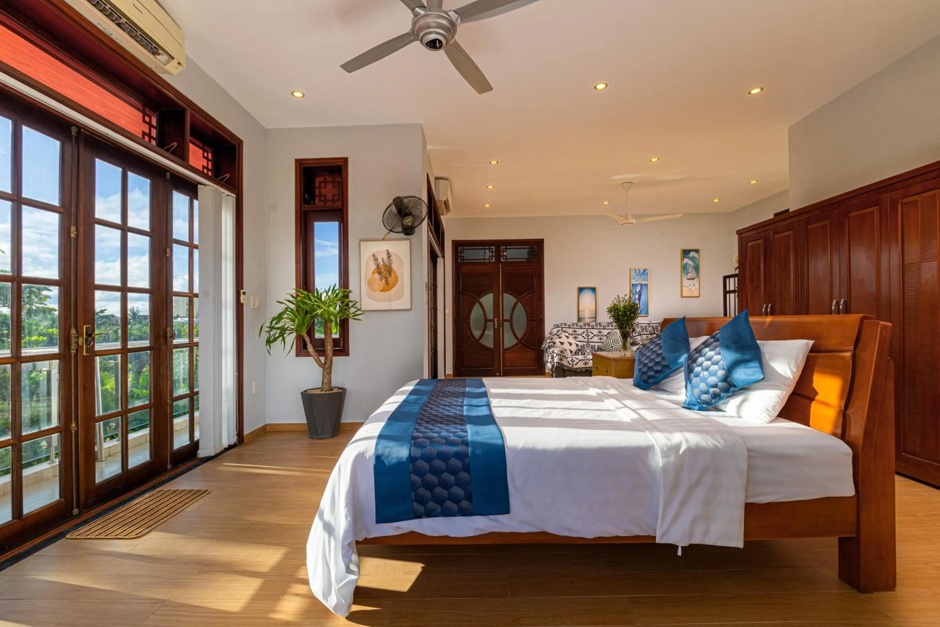 Photo of the whole room, Bed in Sông River Homestay Hội An