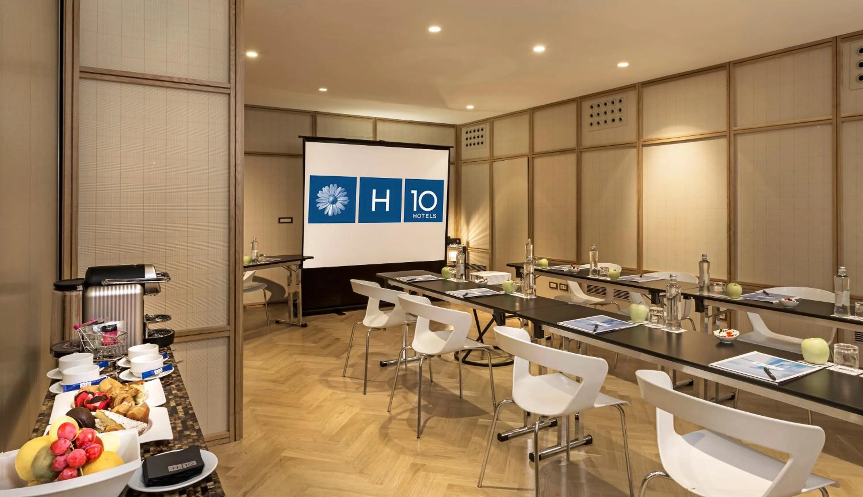 Meeting/conference room in H10 Tribeca