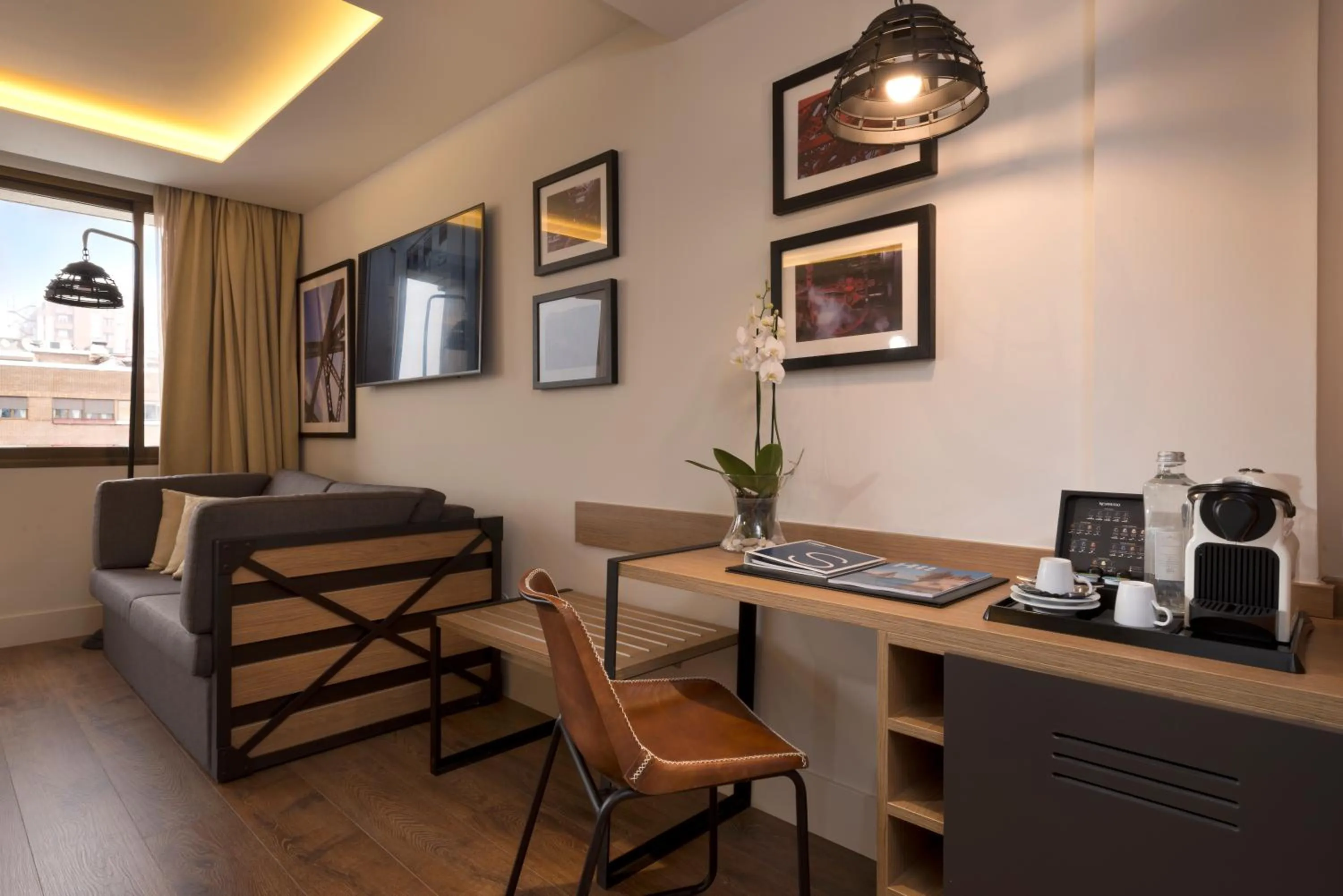 Coffee/tea facilities in H10 Tribeca