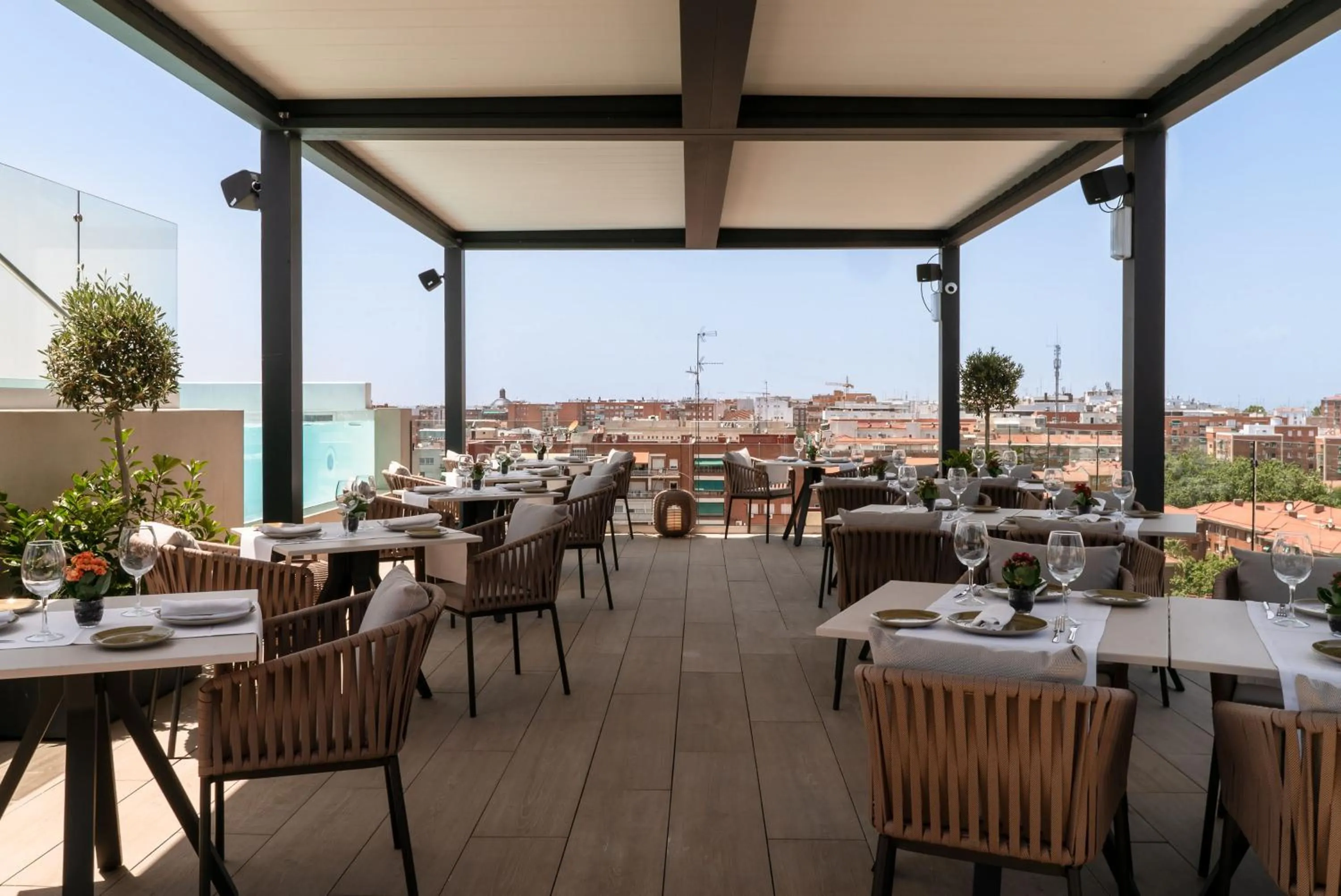 Restaurant/places to eat in H10 Tribeca