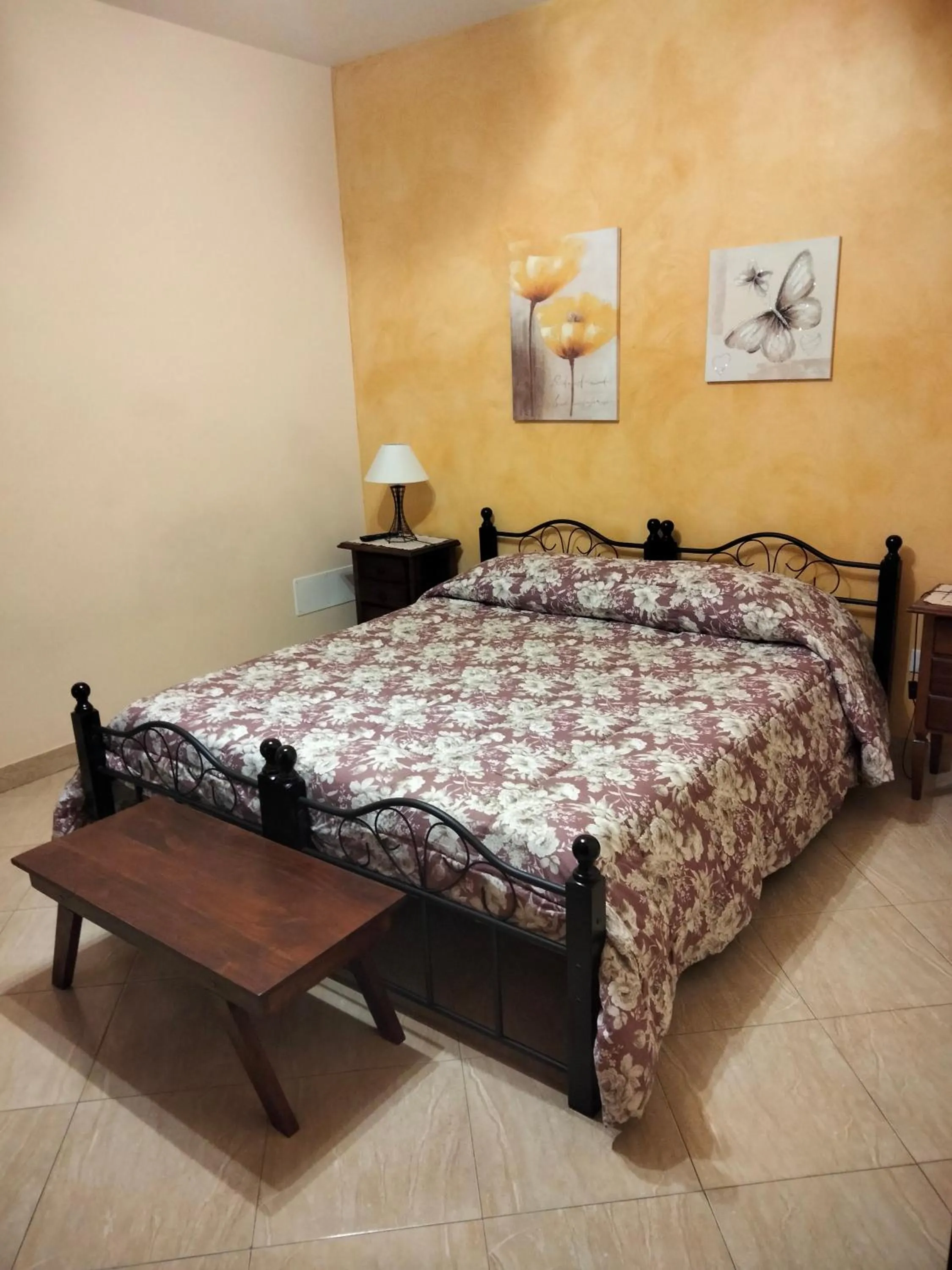 Photo of the whole room, Bed in THE BEST ROOMS & APARTMENTS - Parcheggia gratis sotto casa ed entra -