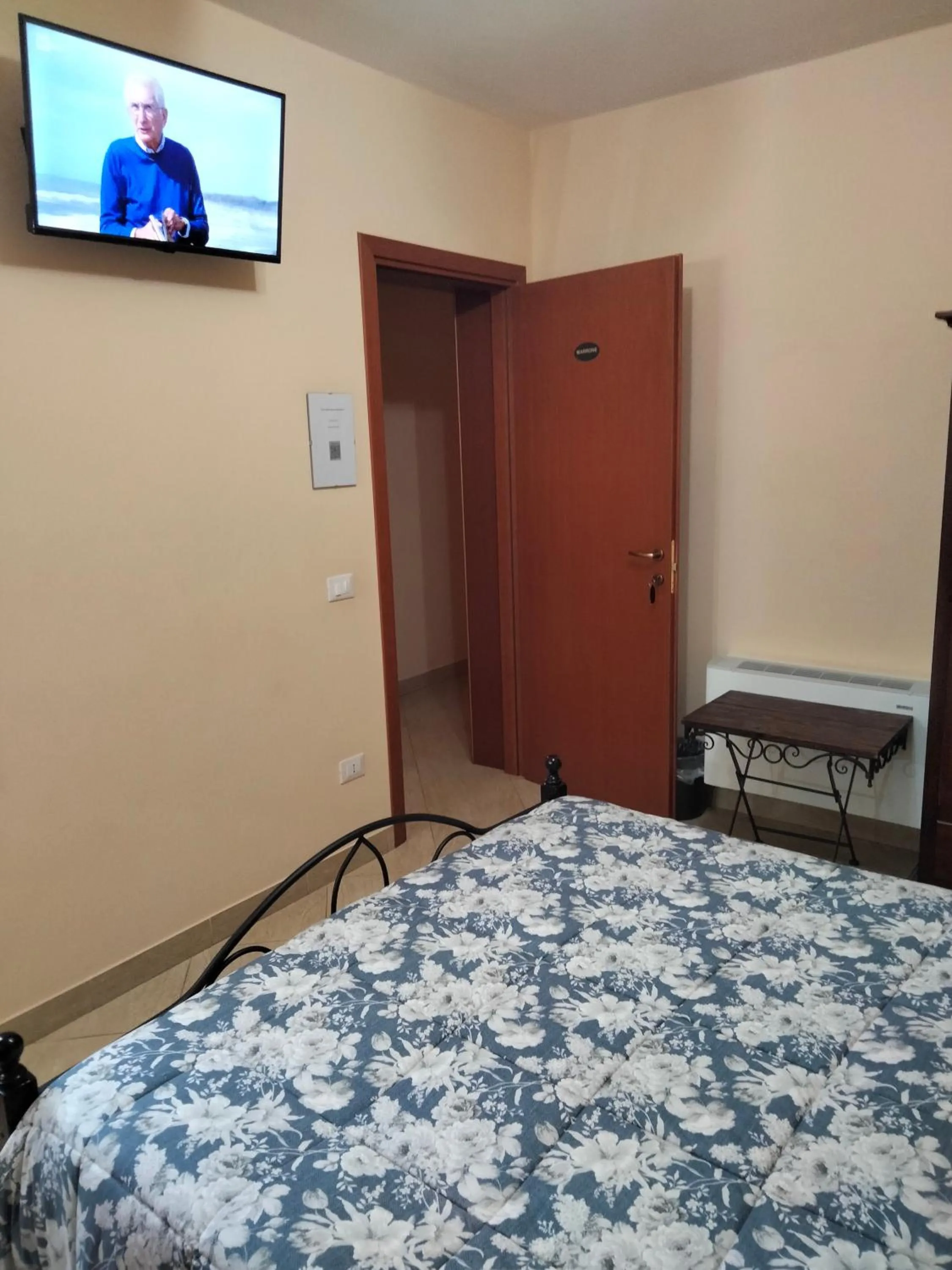 Photo of the whole room, Bed in THE BEST ROOMS & APARTMENTS - Parcheggia gratis sotto casa ed entra -