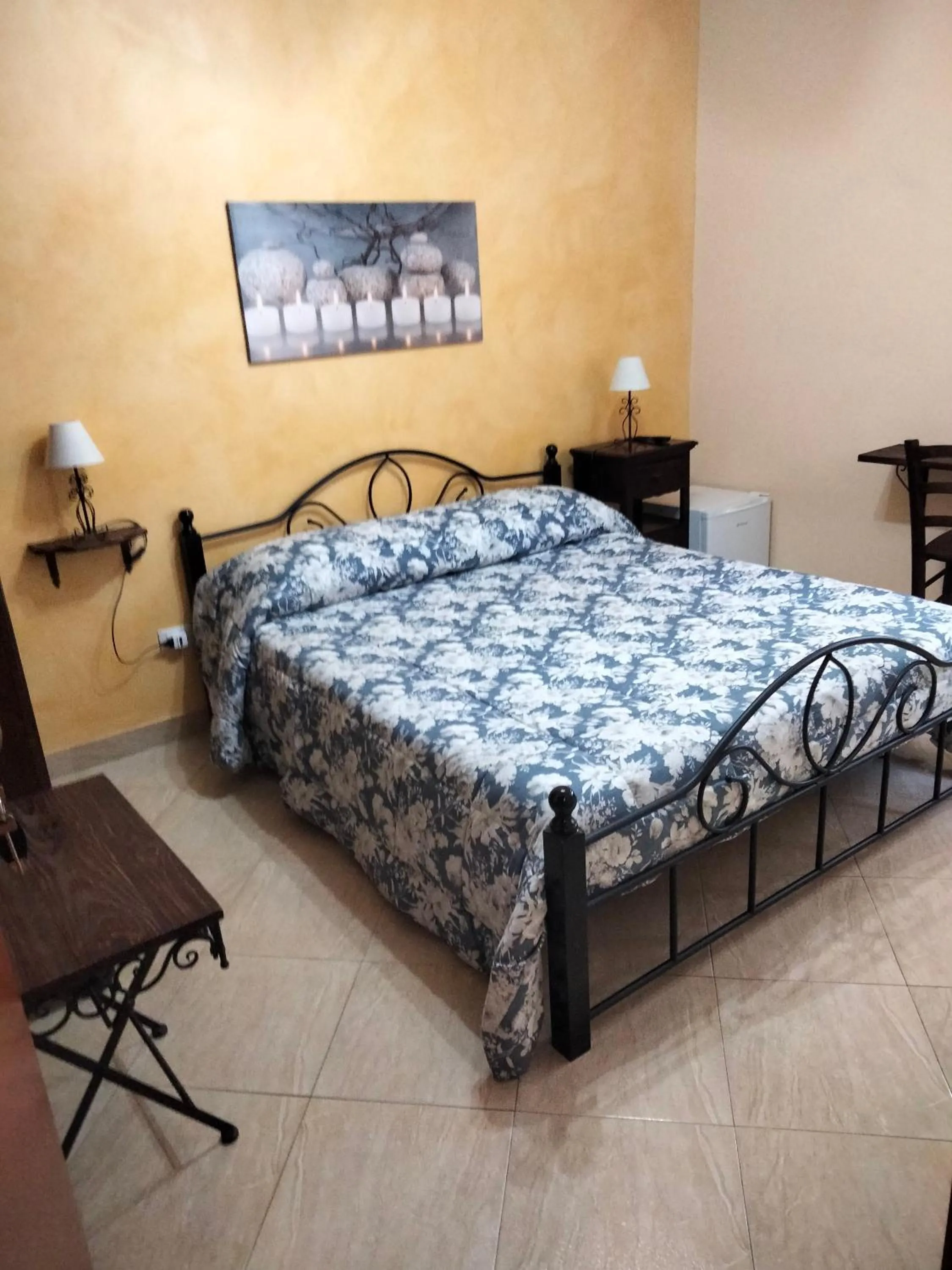 Photo of the whole room, Bed in THE BEST ROOMS & APARTMENTS - Parcheggia gratis sotto casa ed entra -