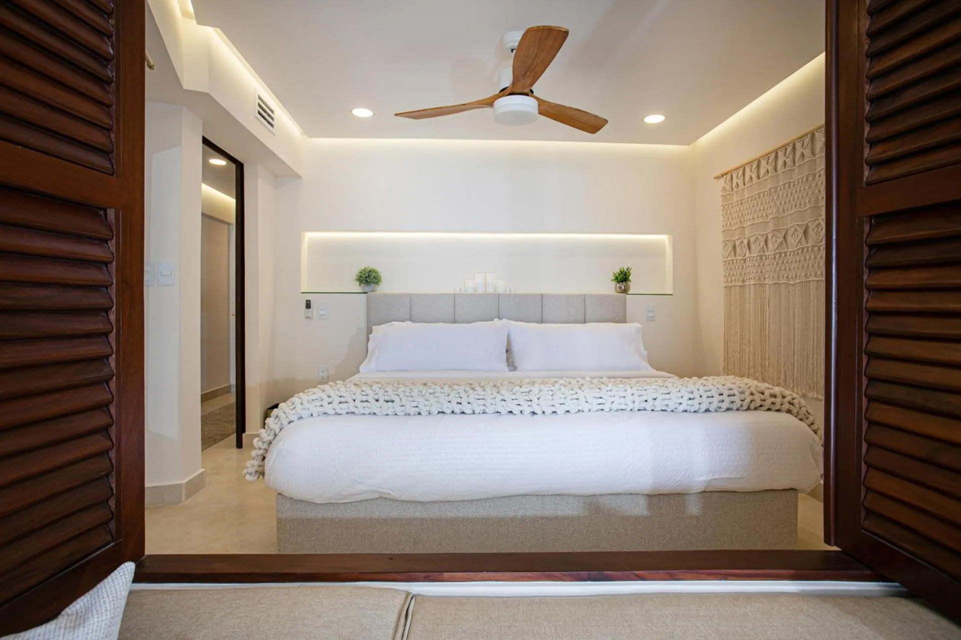Bed in Sunscape Residence Tower