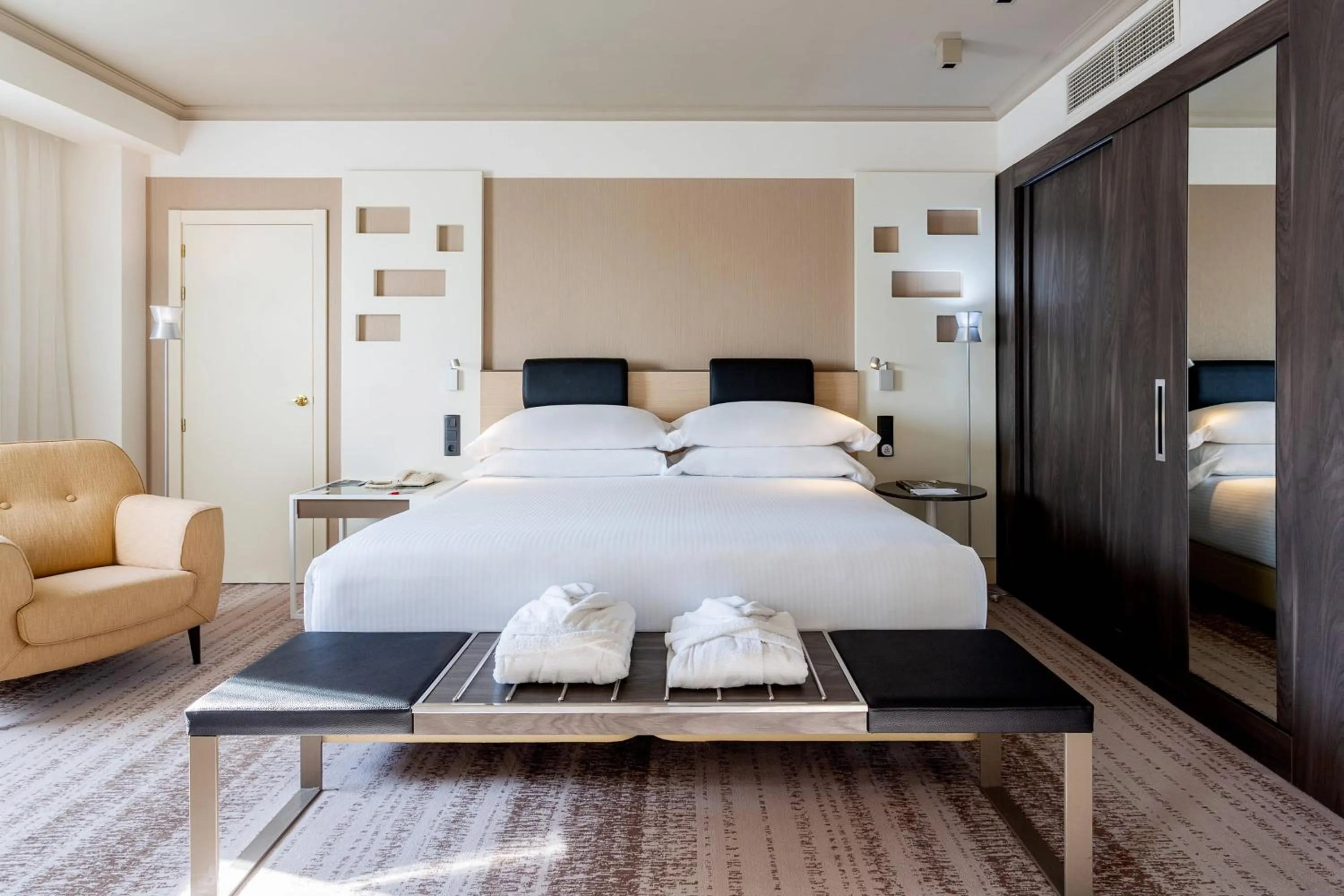 Bedroom, Bed in Madrid Marriott Auditorium Hotel & Conference Center