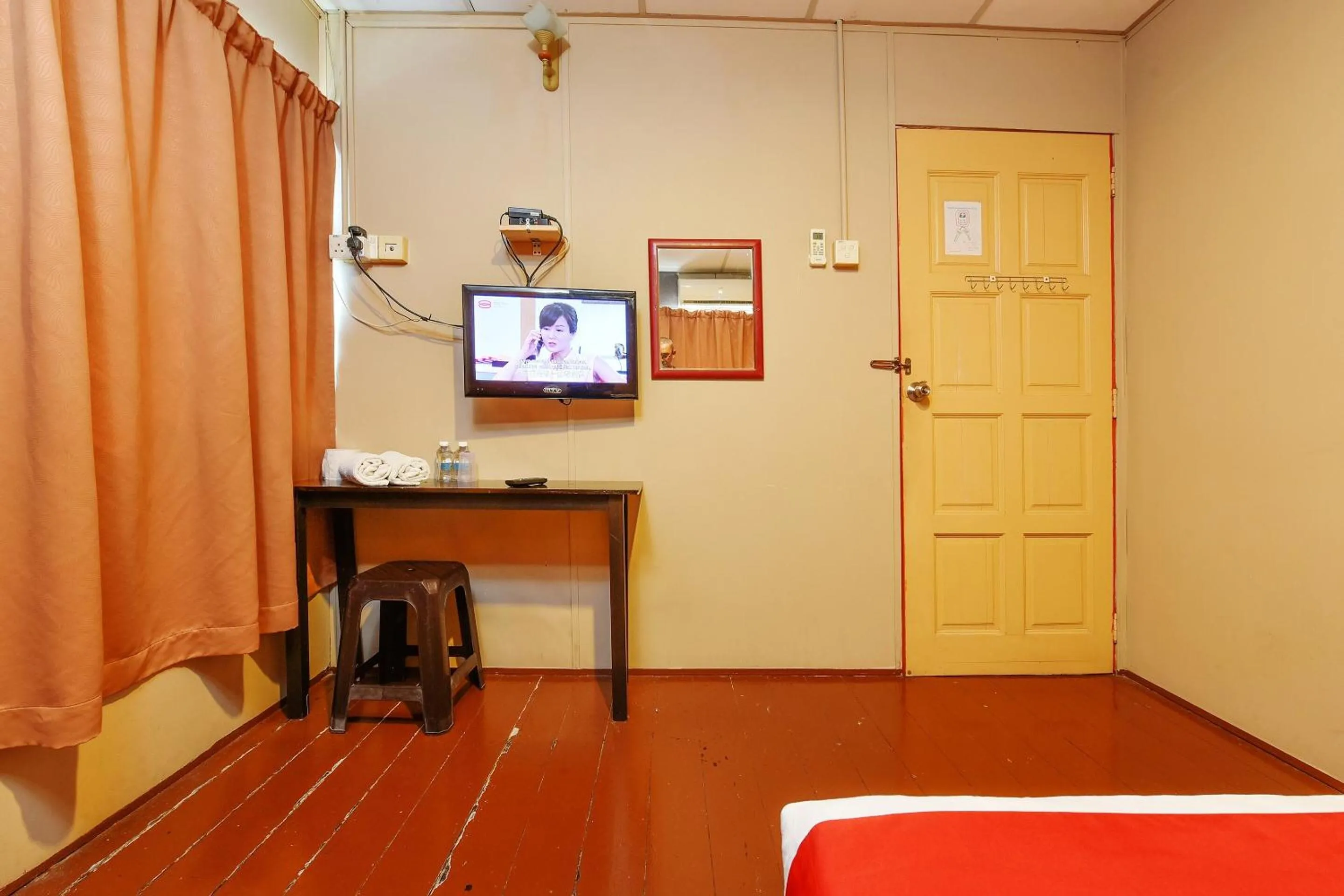 Bedroom, Bed in Hotel O Pulau Ketam Inn