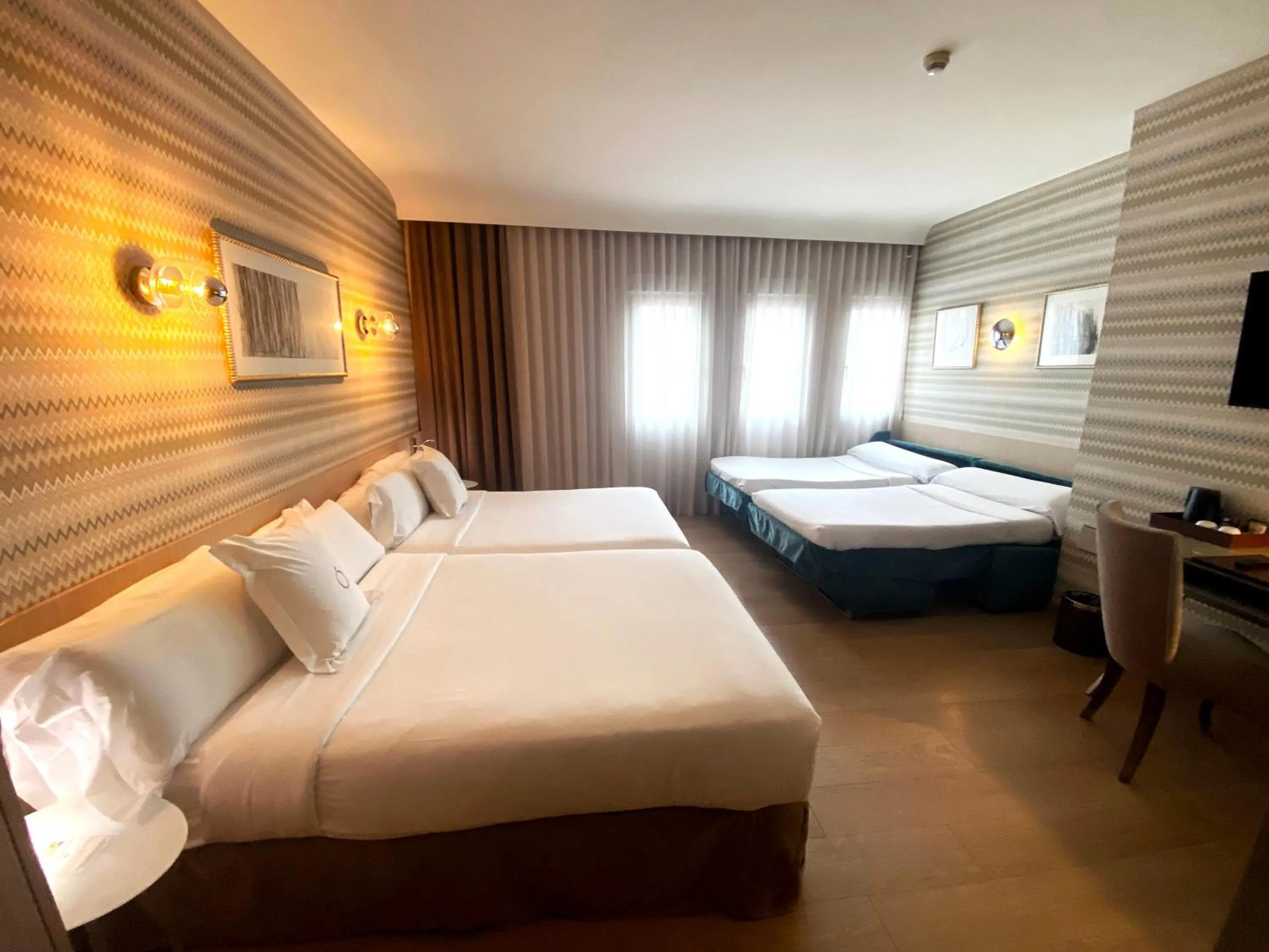 Bedroom, Bed in Hotel Opera