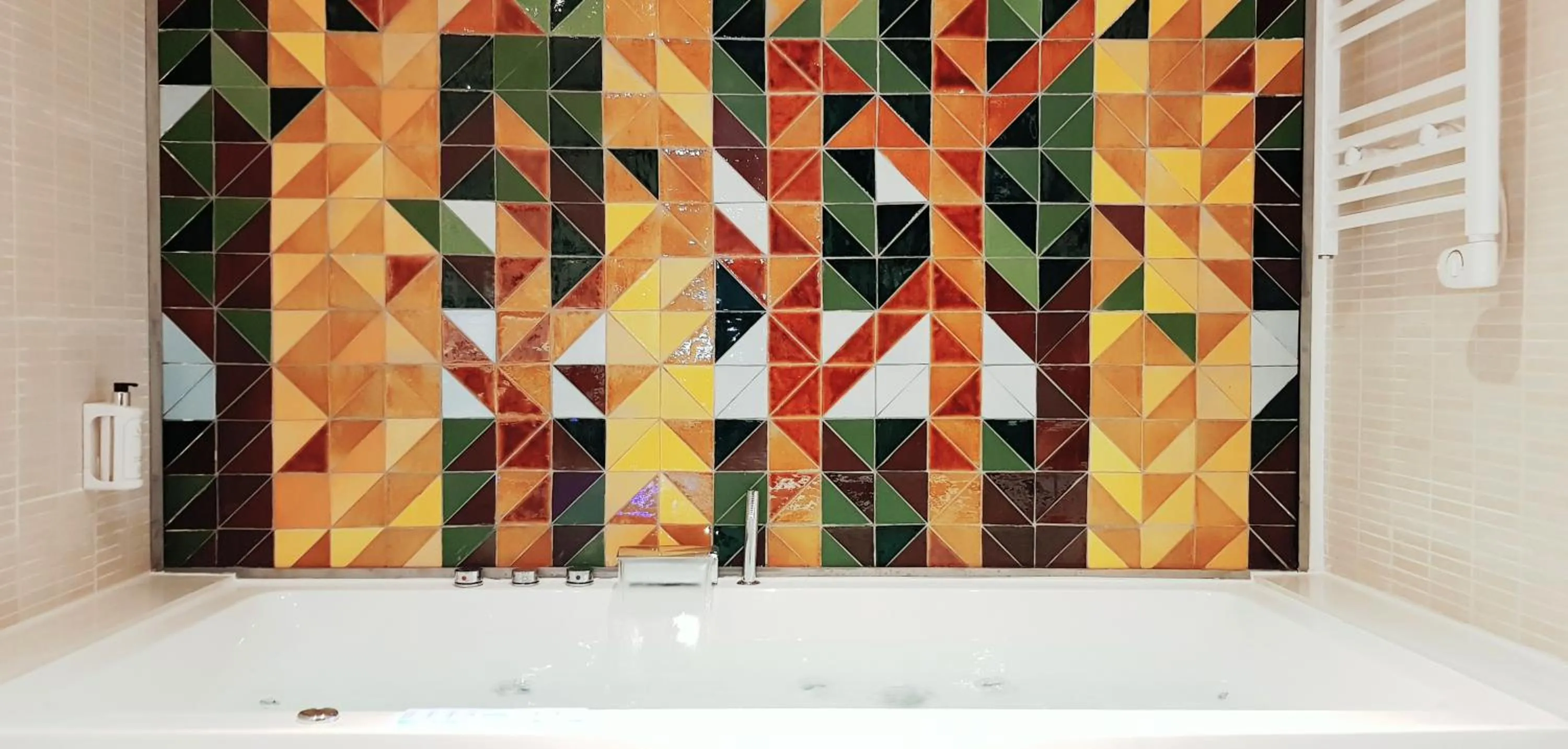 Hot Tub in Hotel Opera