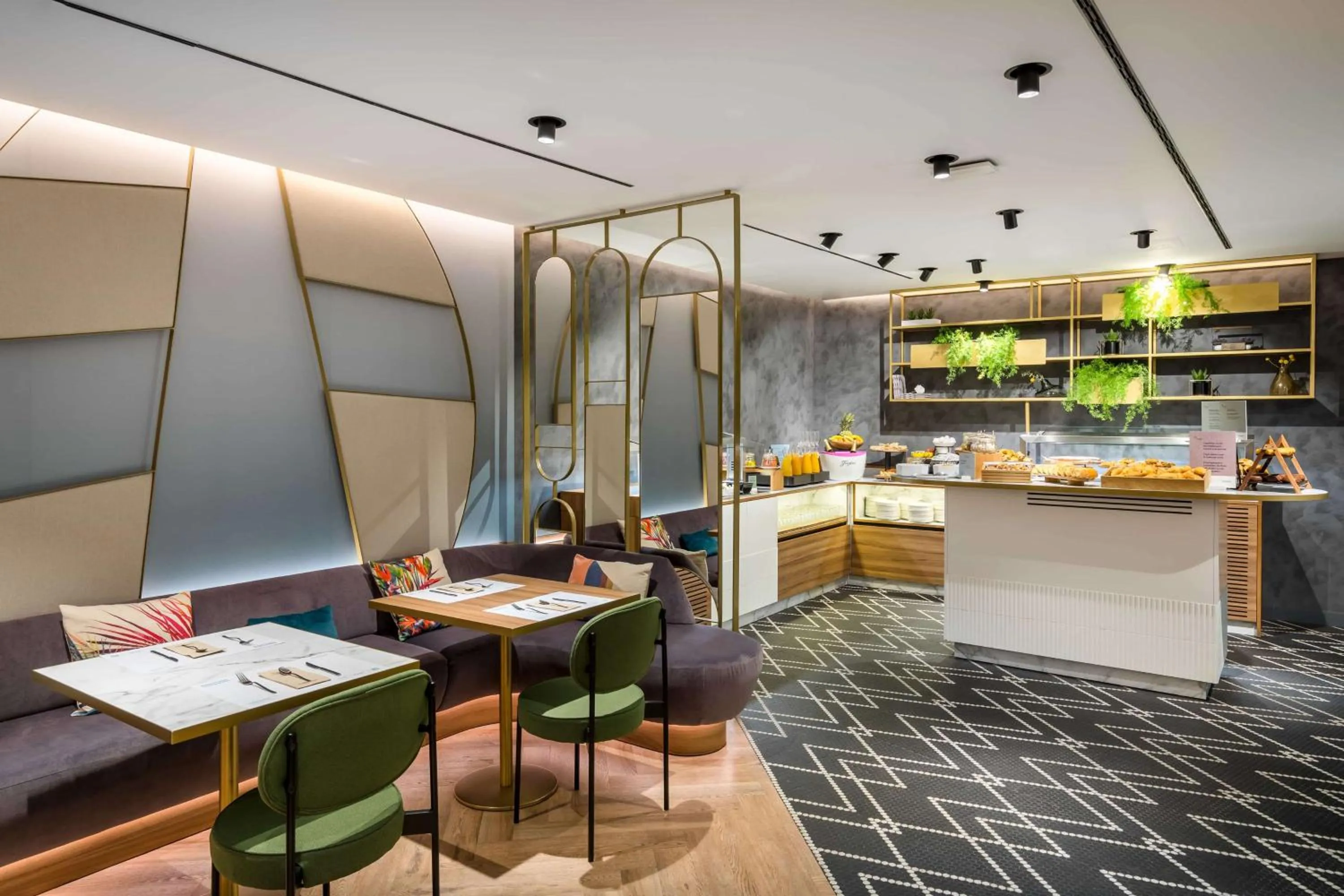 Restaurant/places to eat in Occidental Alicante