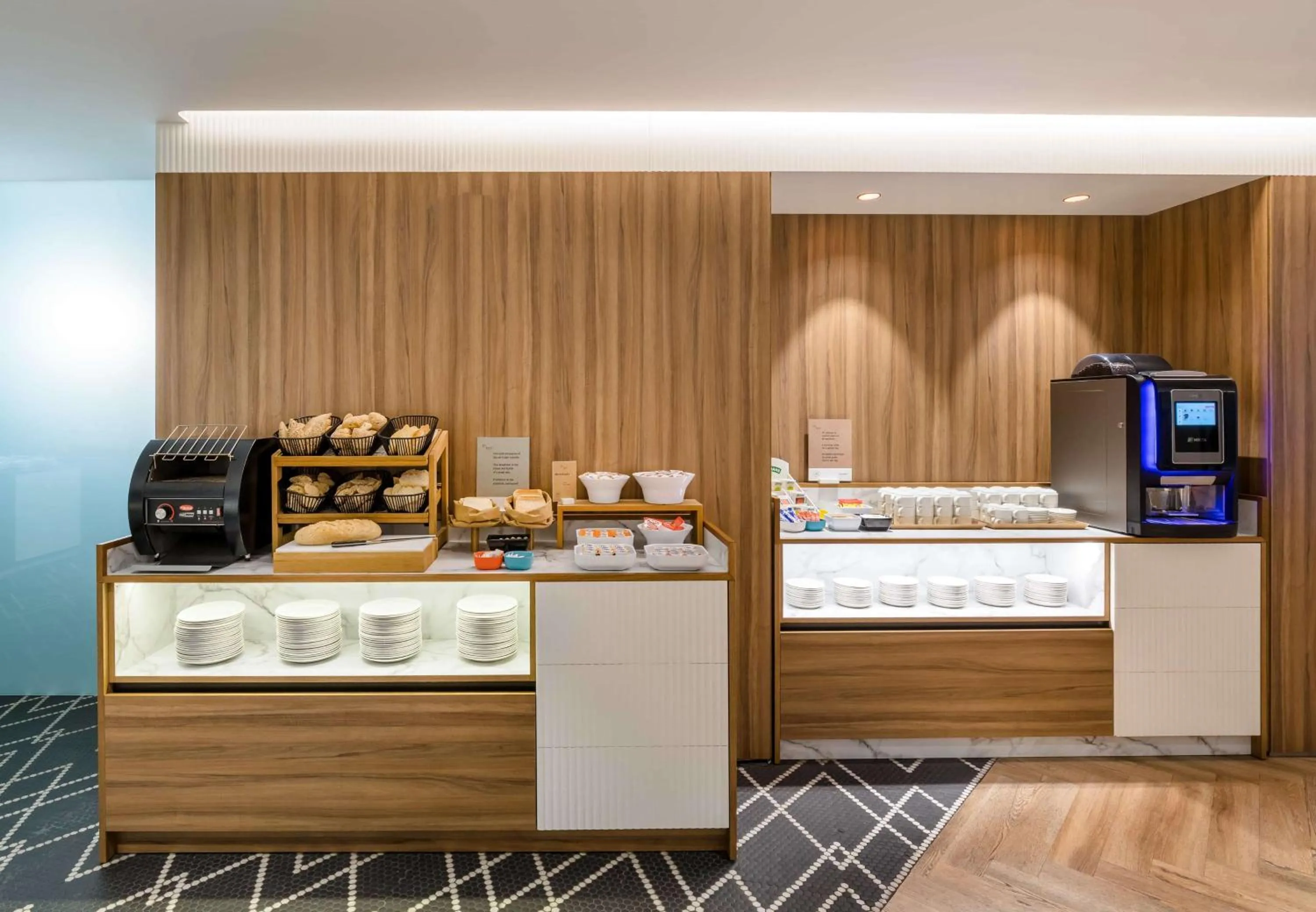 Restaurant/places to eat in Occidental Alicante