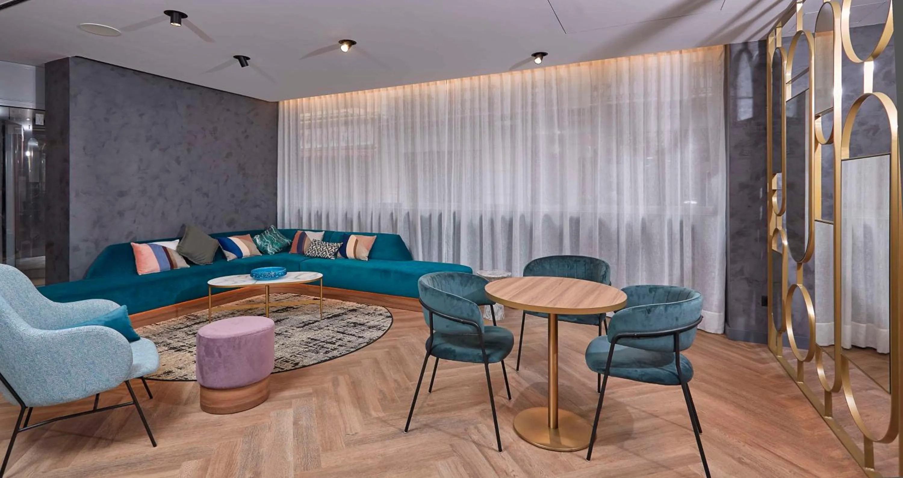 Lobby or reception in Occidental Alicante