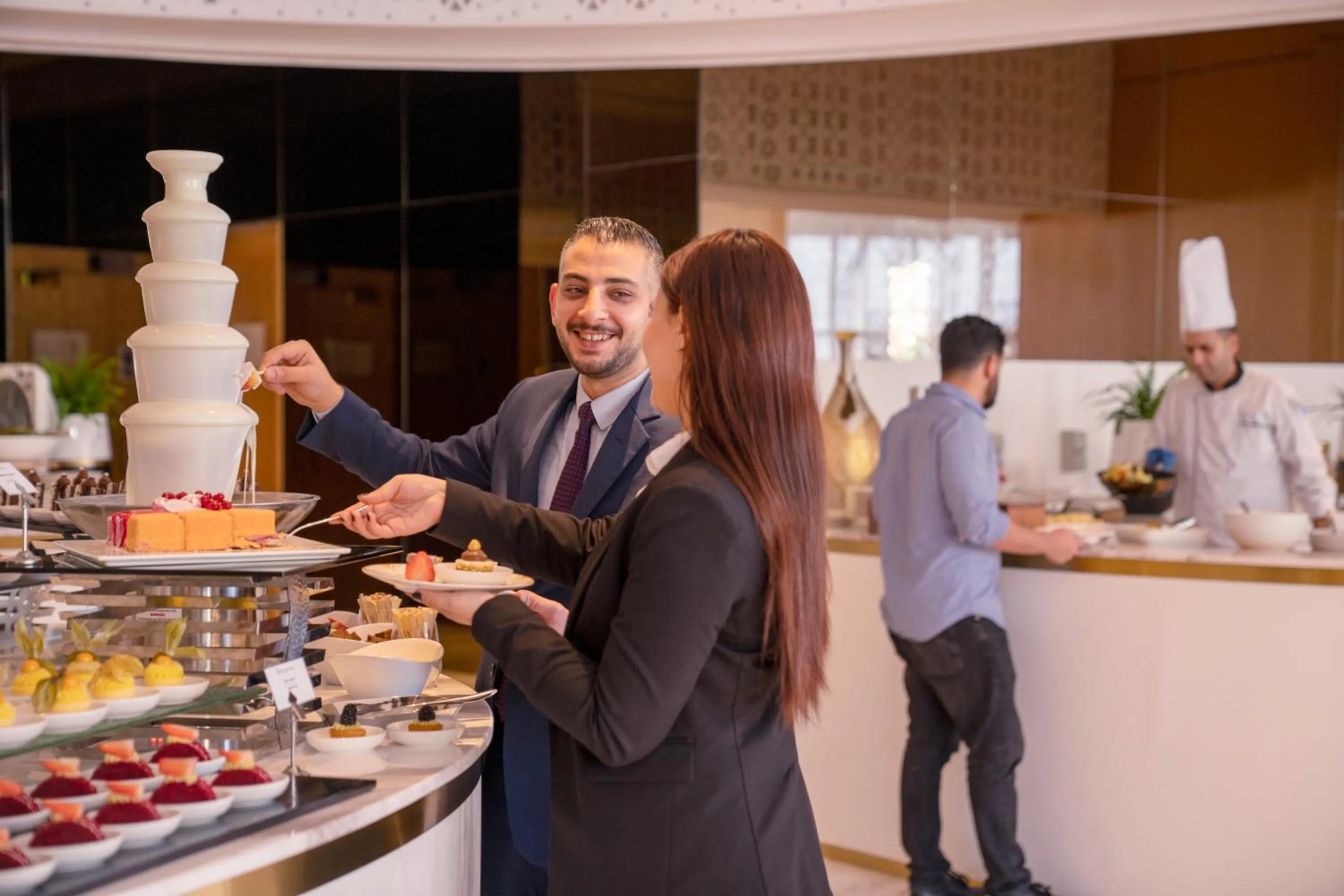 Restaurant/places to eat in Century Marina Hotel - Lusail