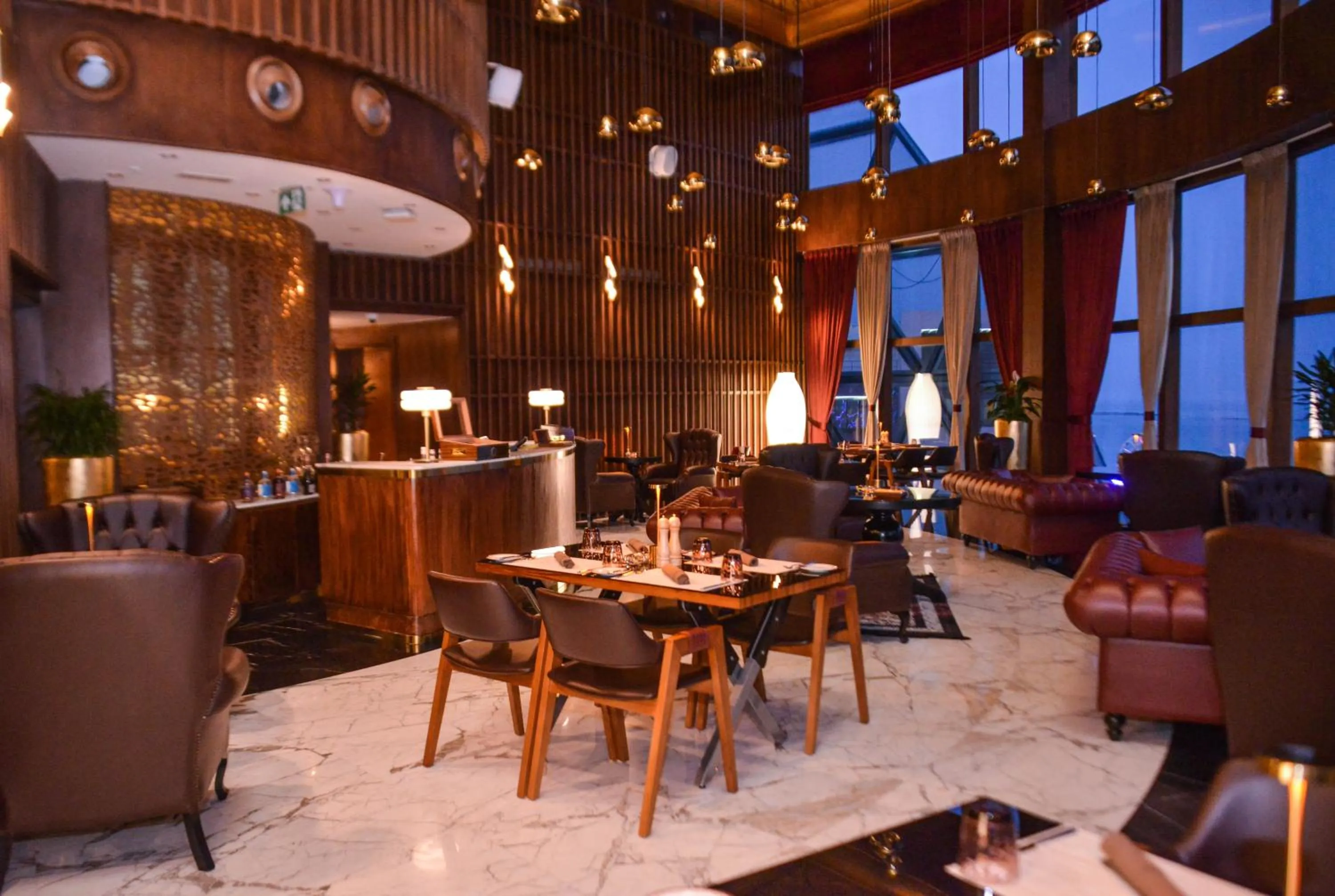 Restaurant/places to eat in Century Marina Hotel - Lusail