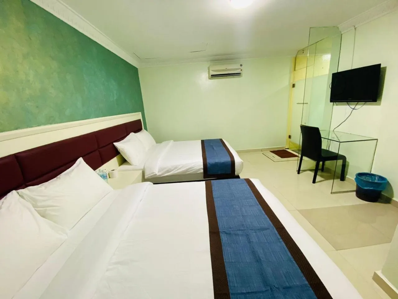 Photo of the whole room in Surya Boutique Hotel Klang