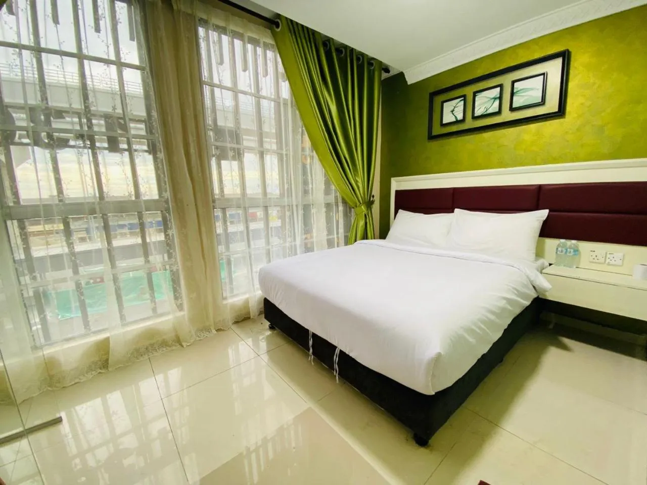 Photo of the whole room in Surya Boutique Hotel Klang