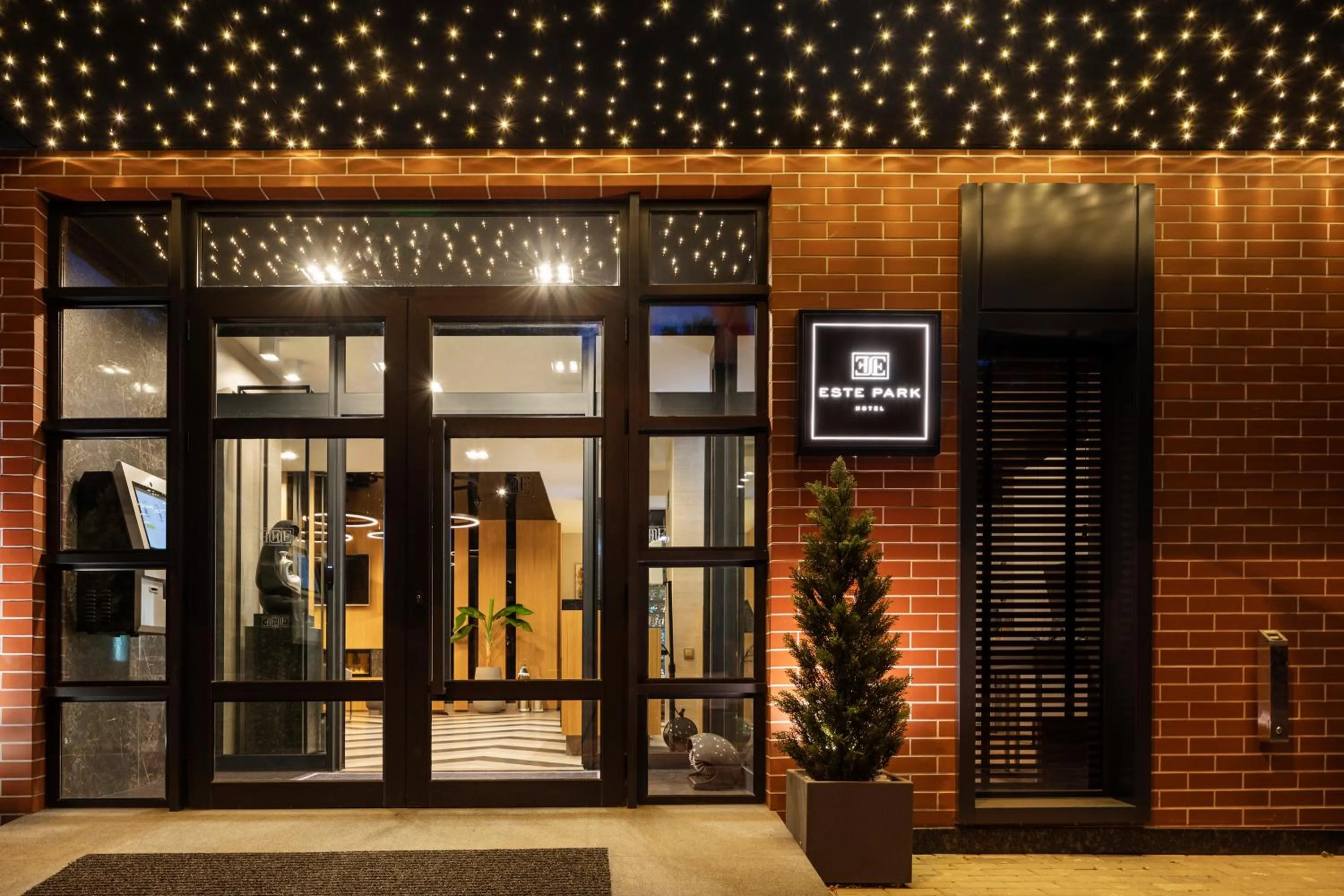 Property building in -- ESTE PARK HOTEL -- part of Urban Chic Luxury Design Hotels - Parking & Compliments - next to Shopping & Dining Mall Plovdiv