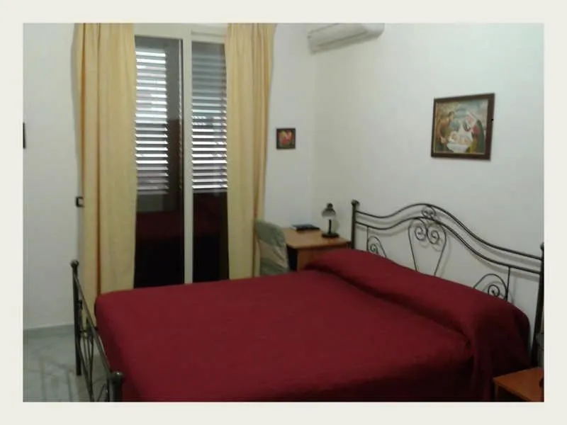 air conditioner, Bed in B&B Alloggi Buonasera