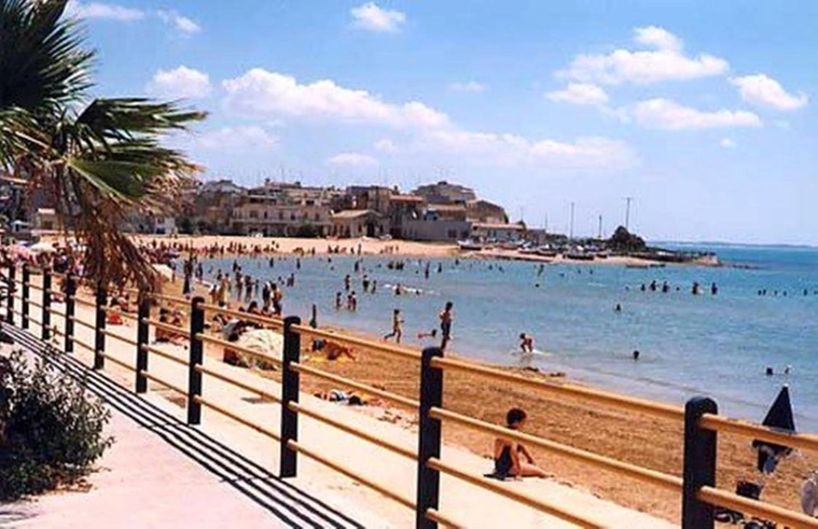 Beach in B&B Alloggi Buonasera