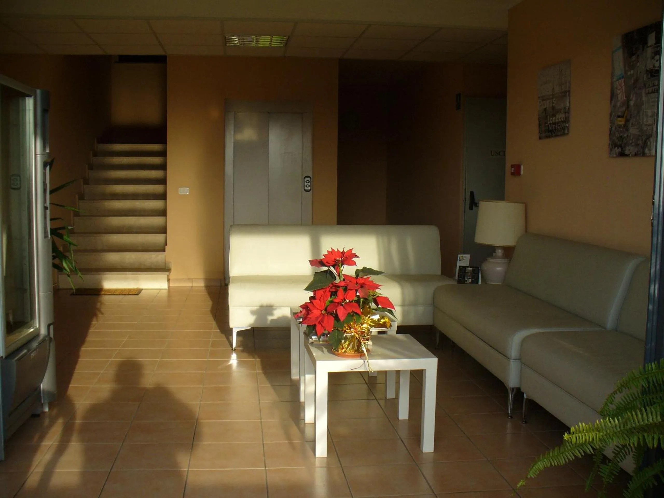 Communal lounge/ TV room in RTA Martin Pescatore