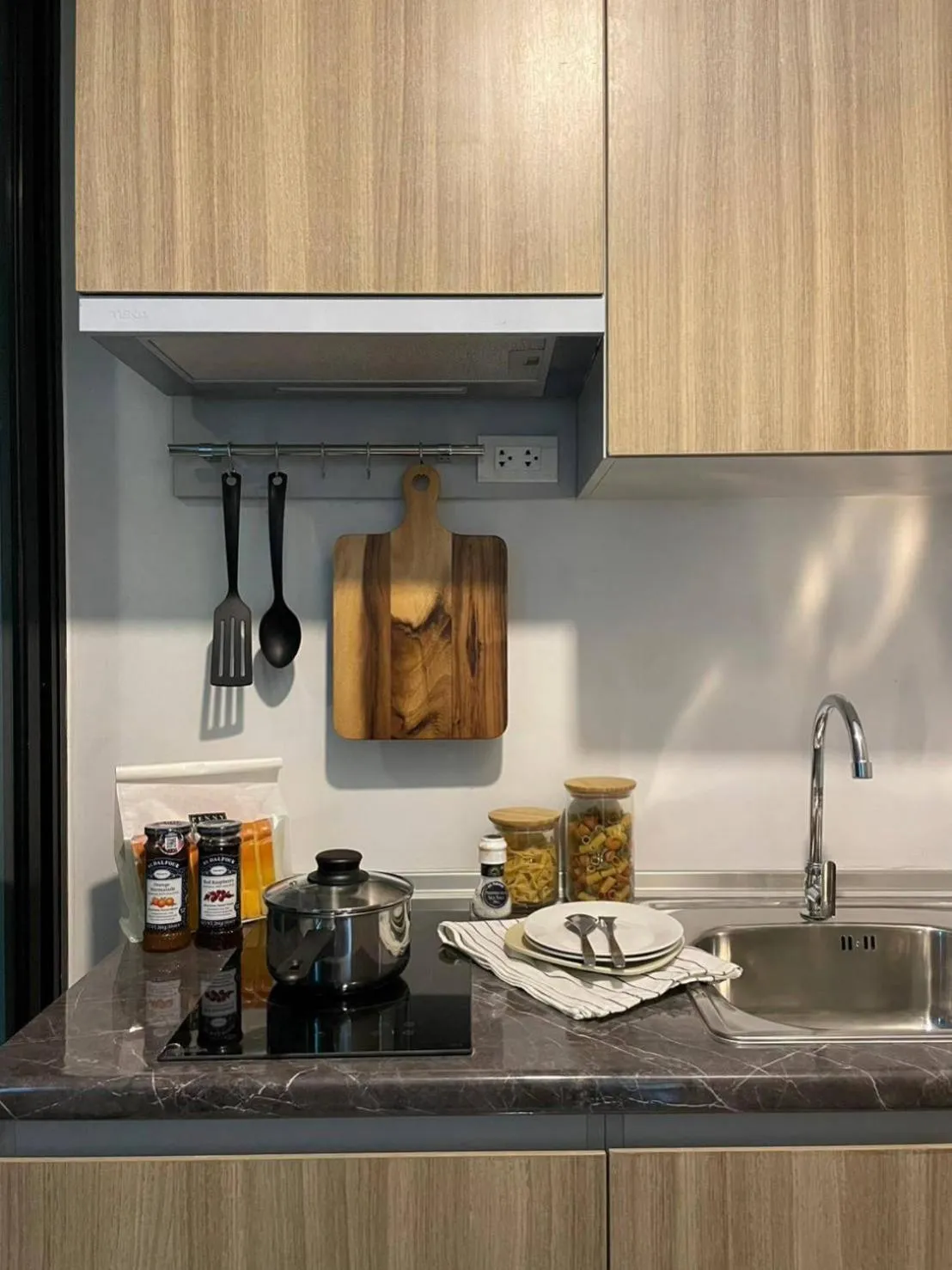 stove in Wellness Stay & Hotel Sukhumvit 107