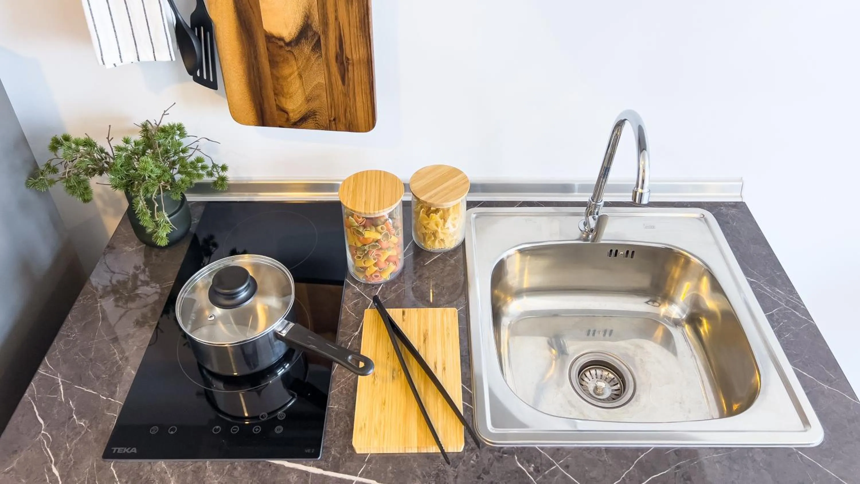 Kitchen or kitchenette in Wellness Stay & Hotel Sukhumvit 107