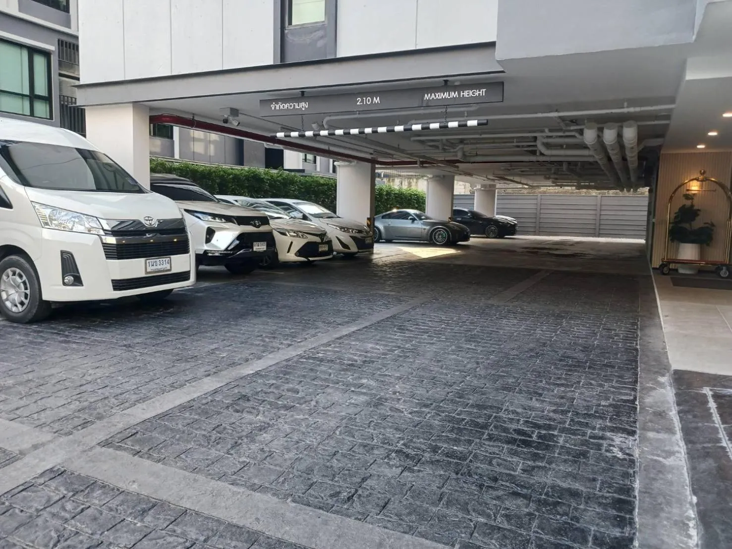 Parking in Wellness Stay & Hotel Sukhumvit 107