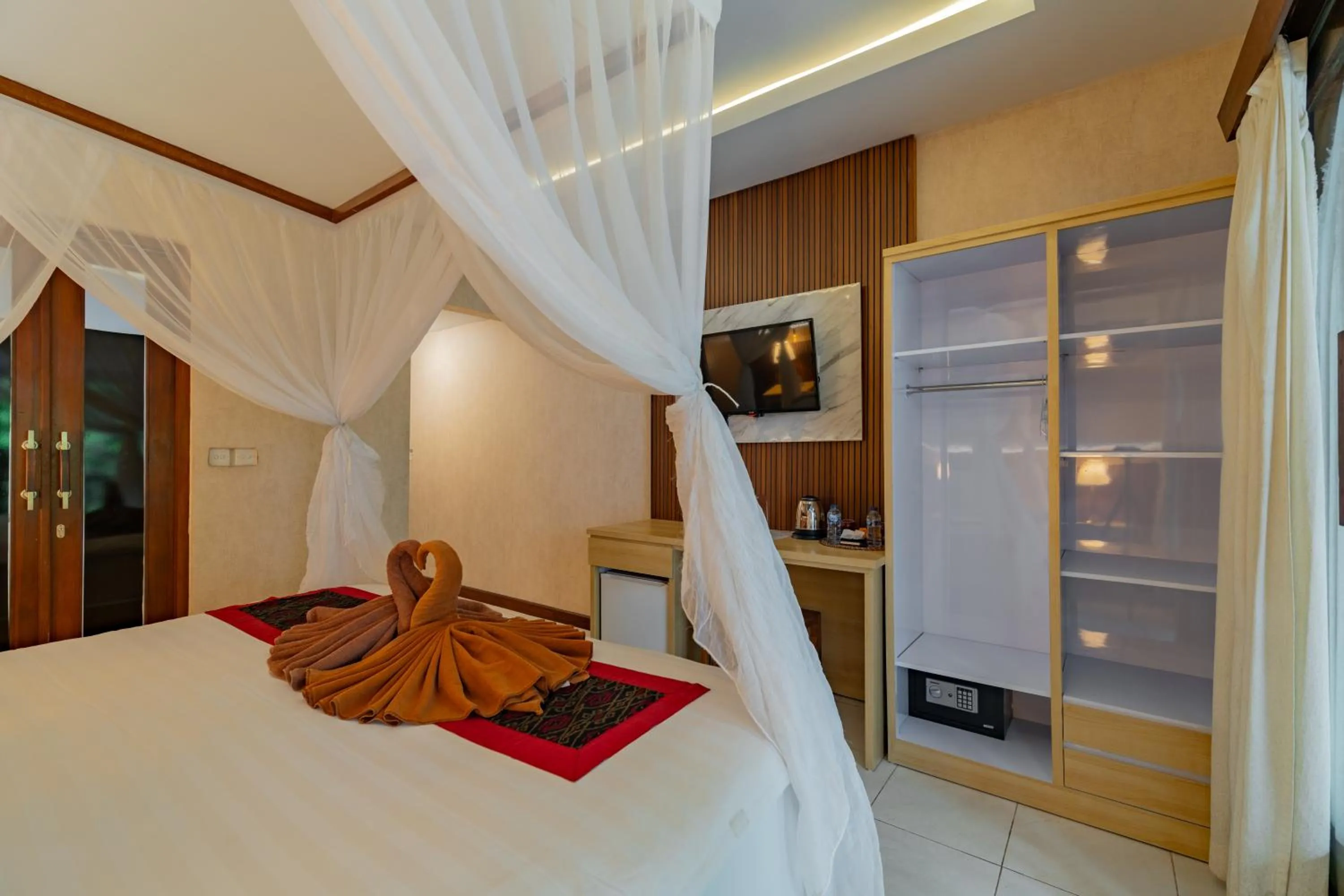 Bedroom, Bed in Desak Putu Putra Hidden