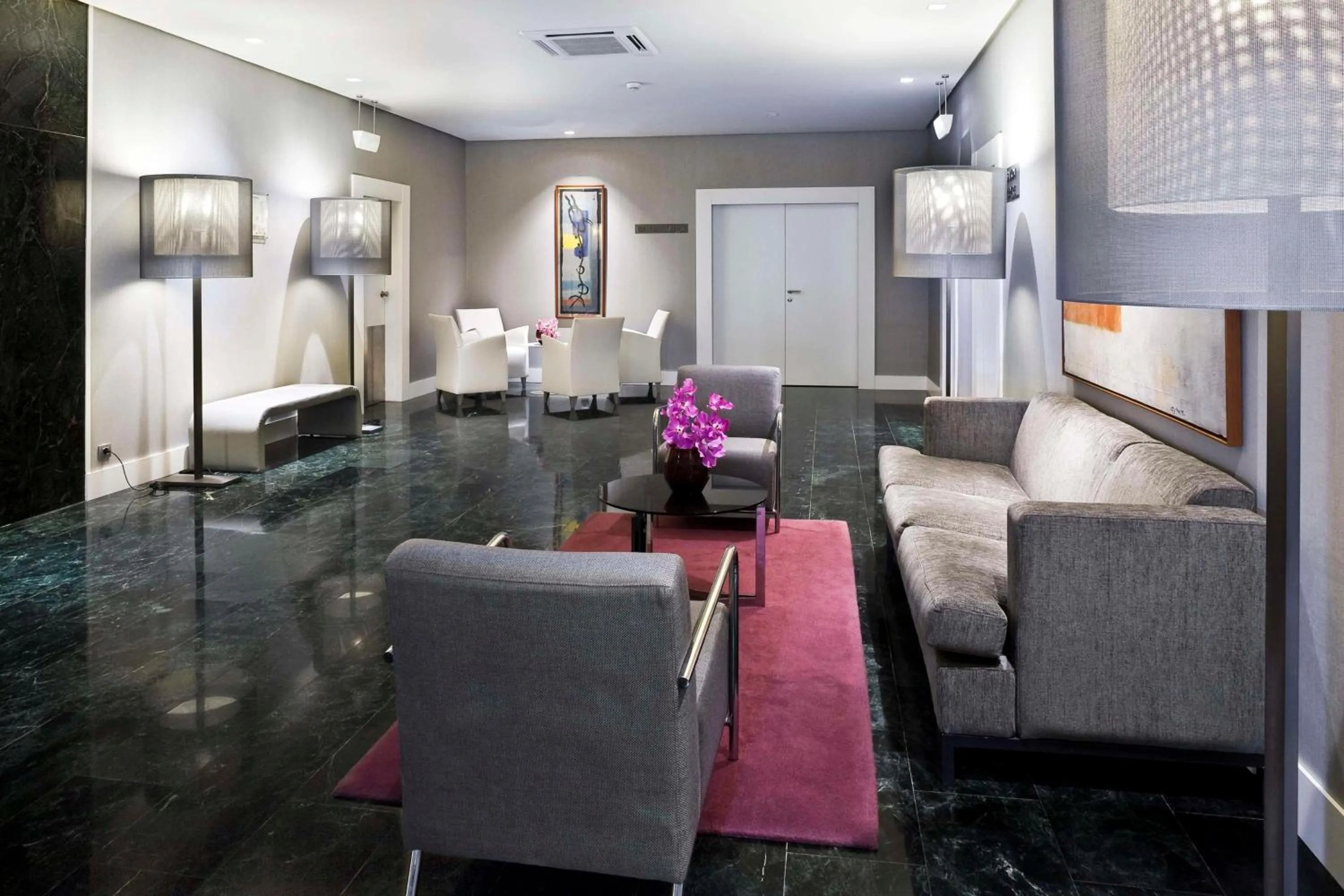 Lobby or reception in NH Collection Villa de Bilbao