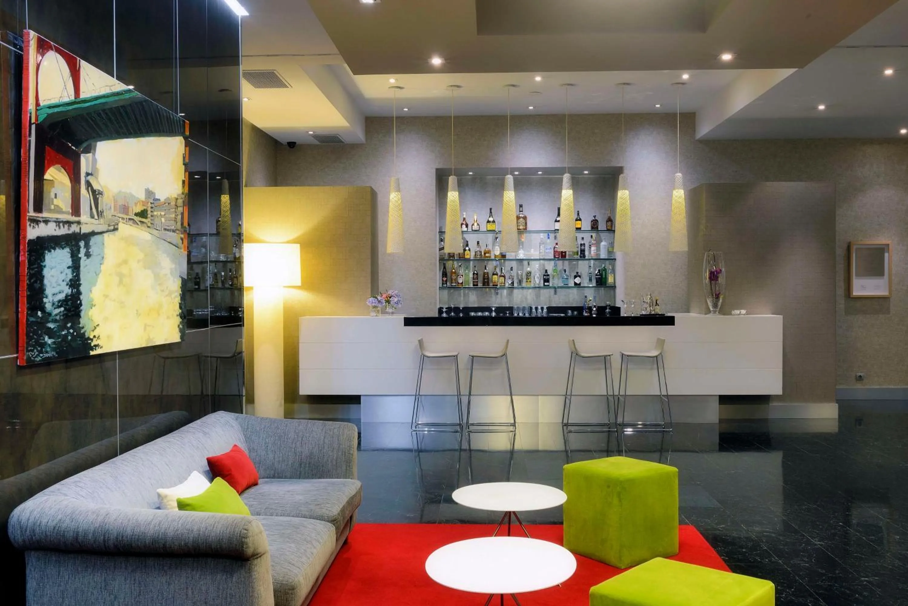 Lounge or bar in NH Collection Villa de Bilbao