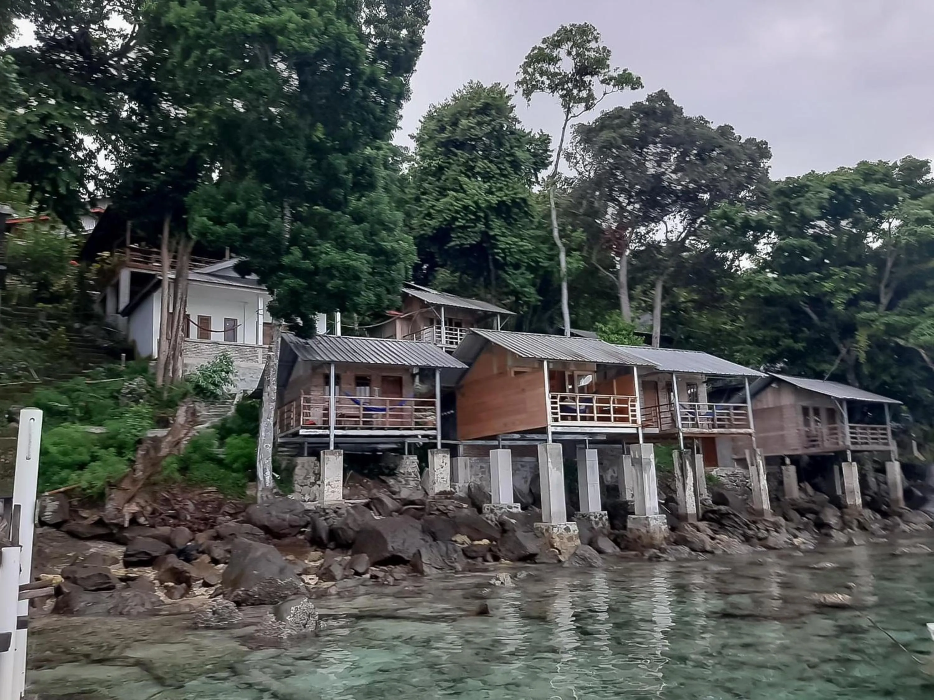 Property building in Olala Bungalows And Restaurant Mitra RedDoorz