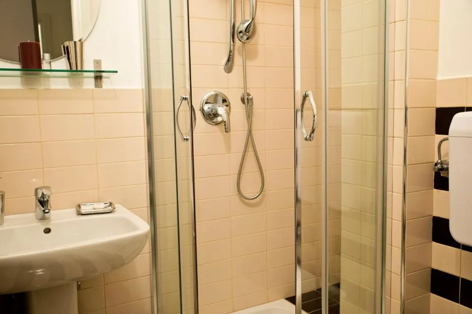 Shower in B&B Sul Corso