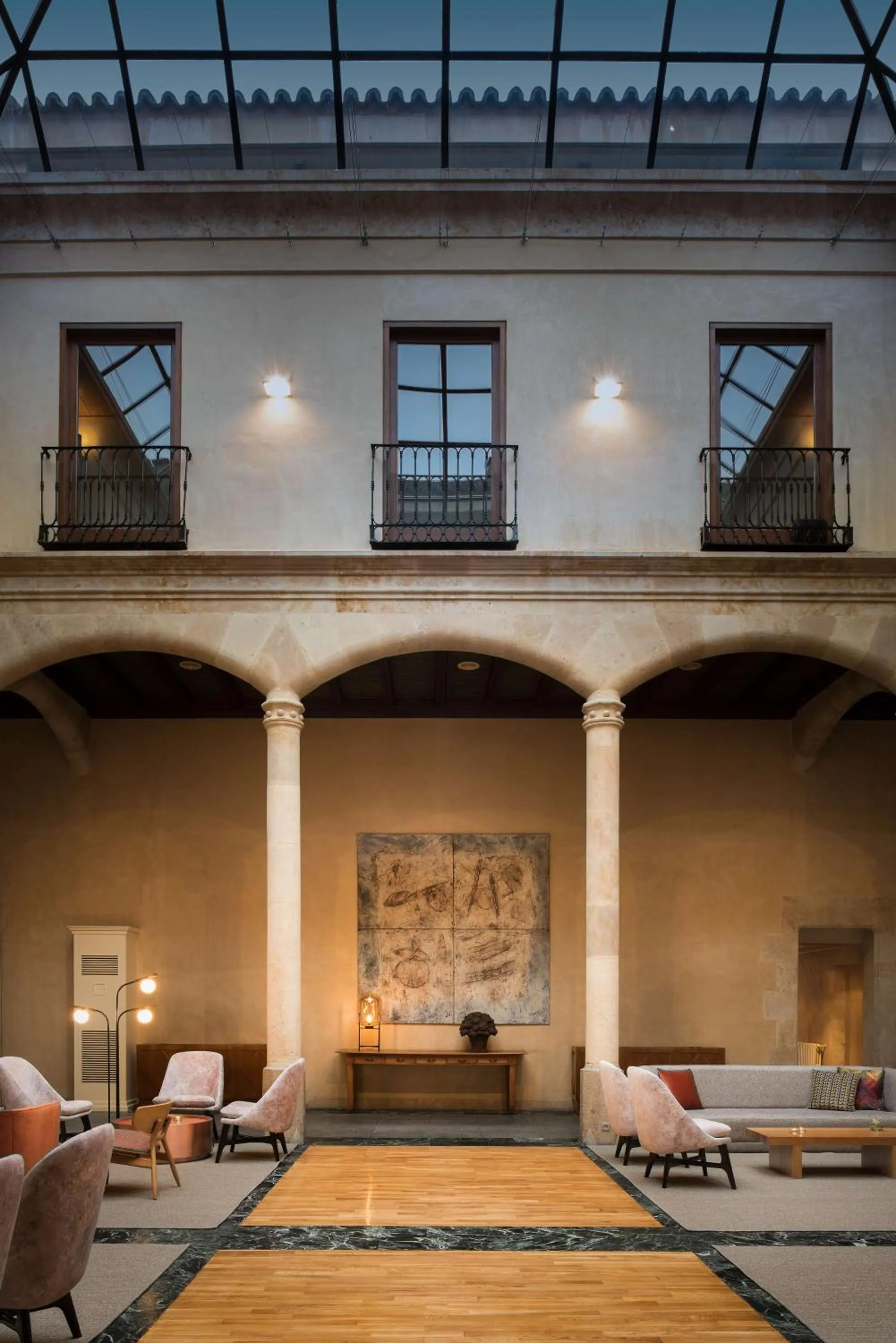 Lobby or reception in NH Collection Salamanca Palacio de Castellanos