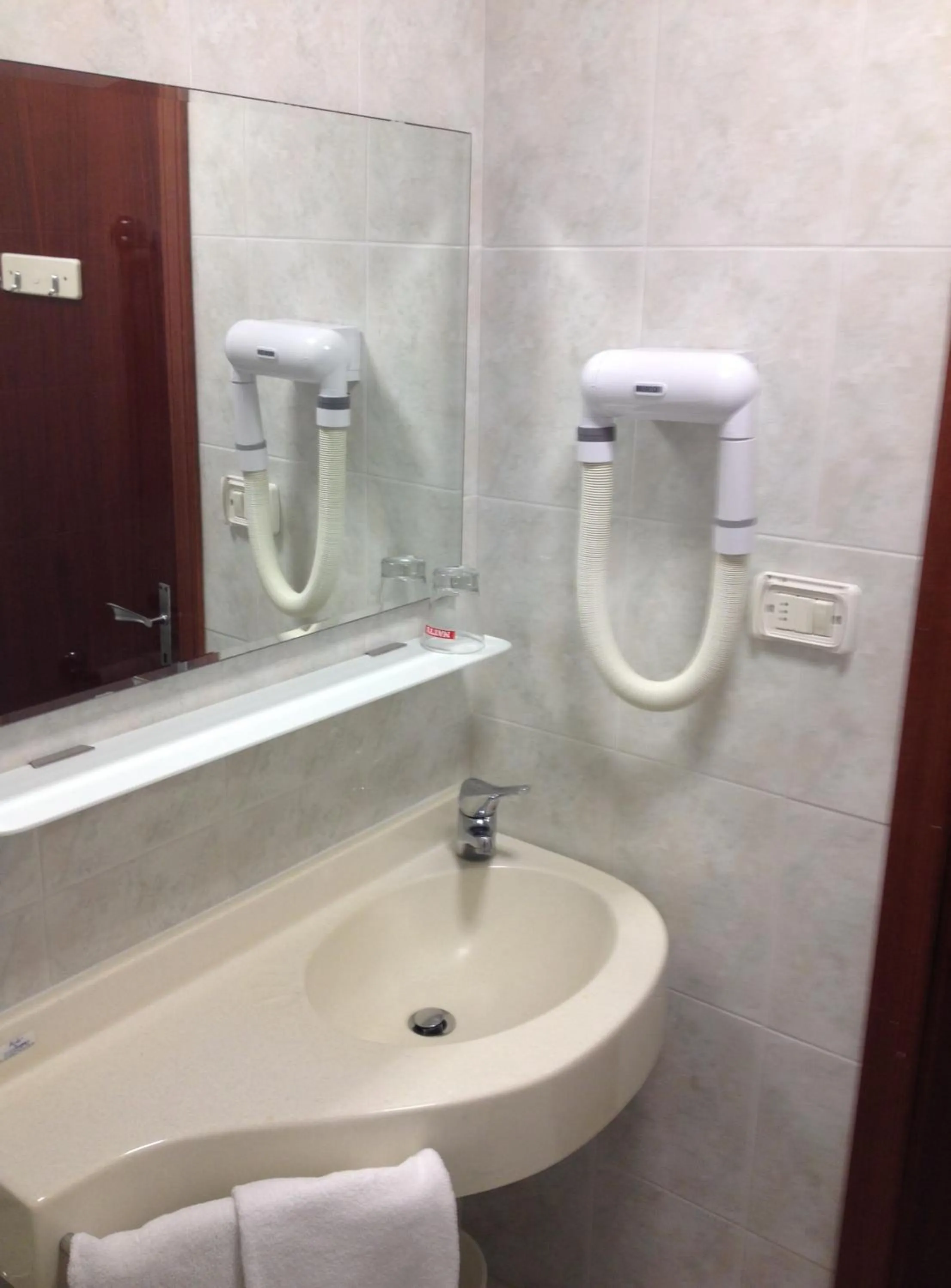 Bathroom in Hotel Mareblu