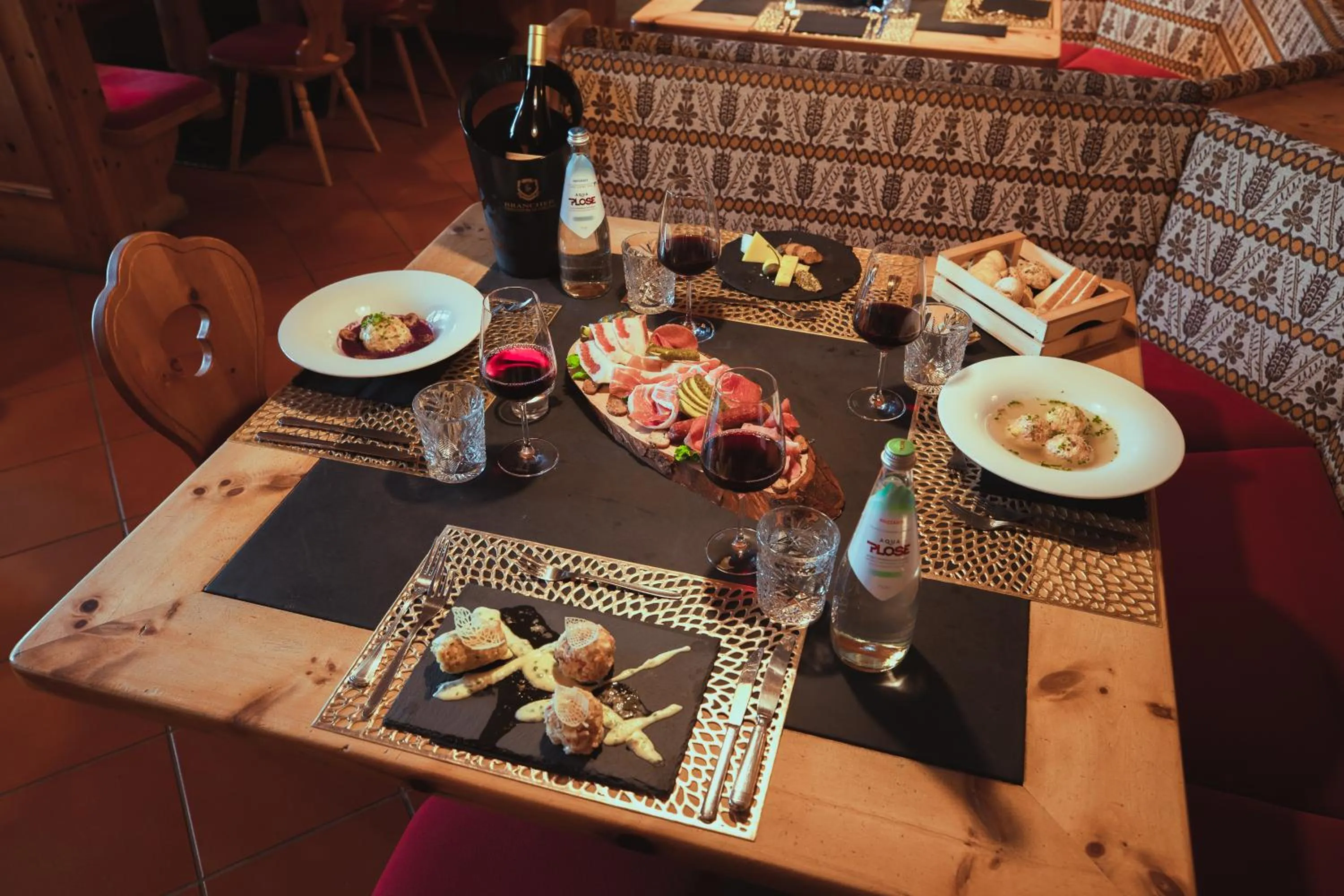 Dinner in PLOSE Parkhotel & Residence