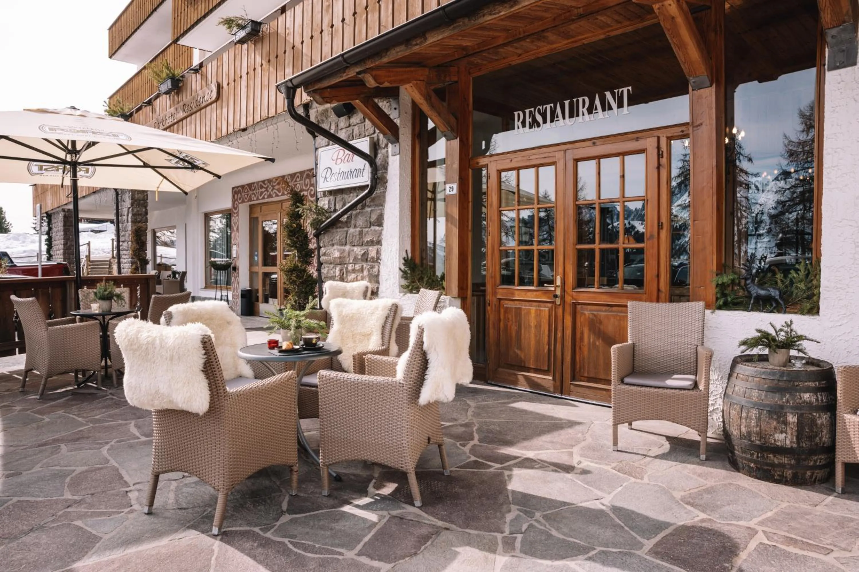 Restaurant/places to eat in PLOSE Parkhotel & Residence