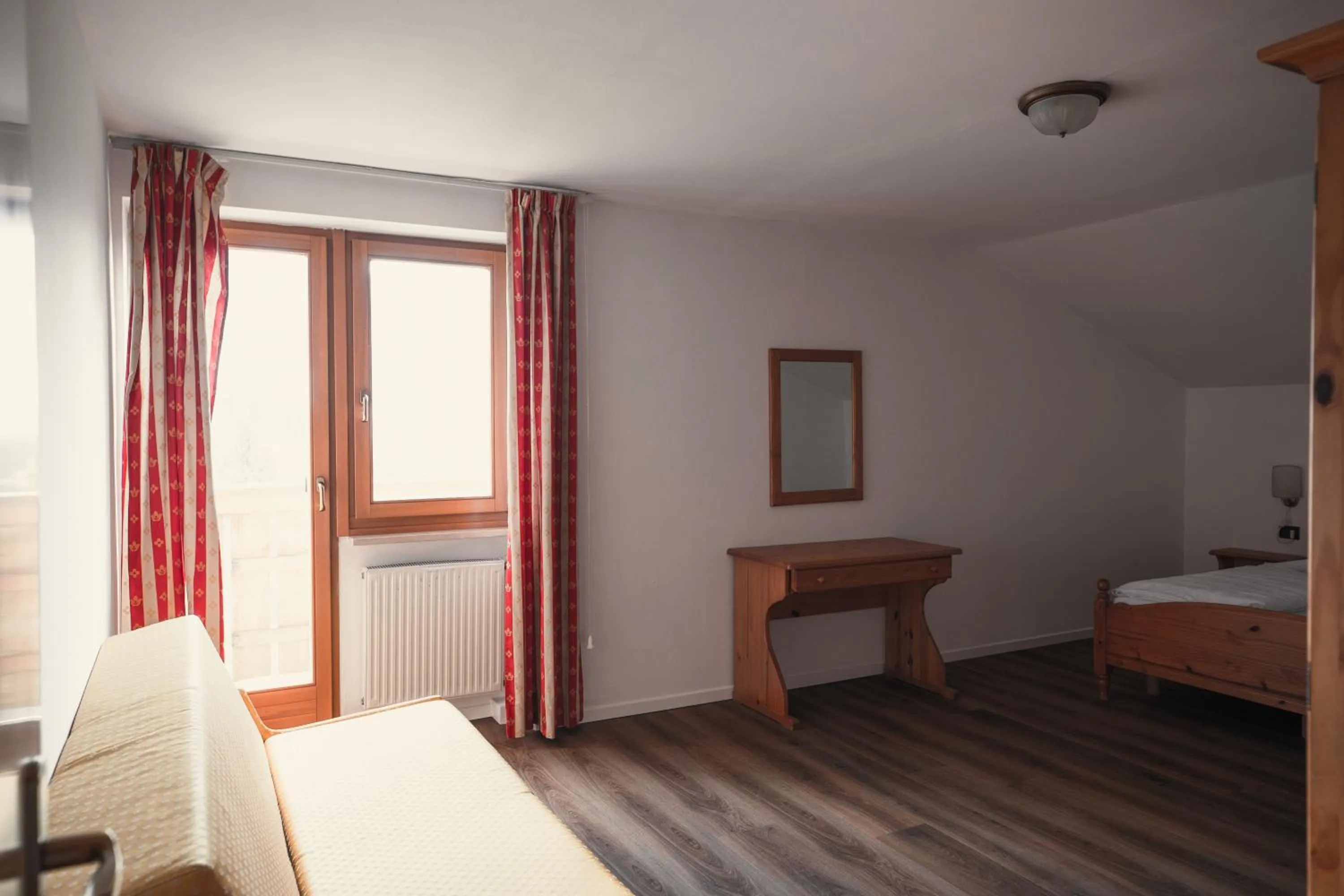 Bedroom, Bed in PLOSE Parkhotel & Residence